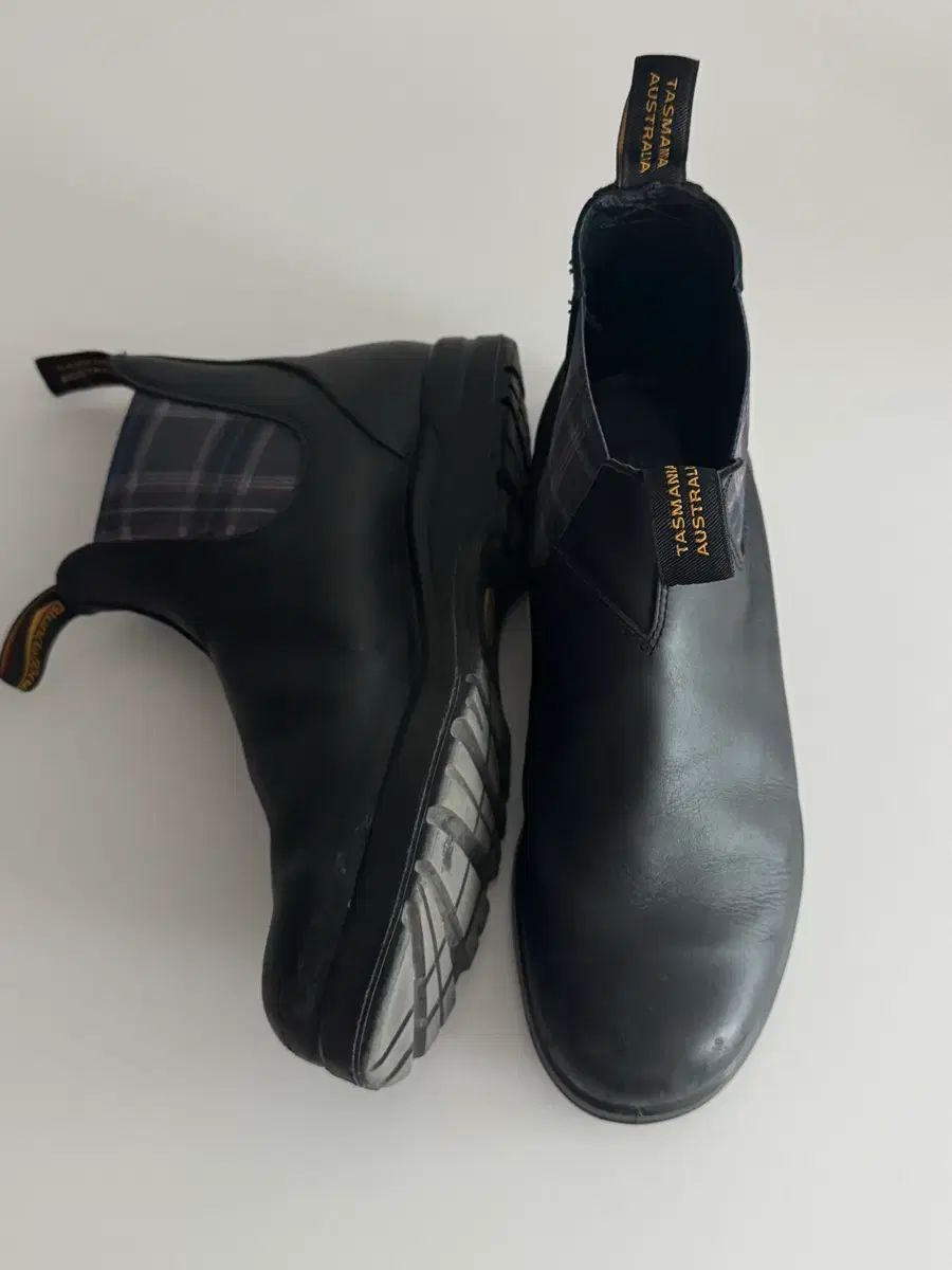 コム・デ・ギャルソン オム x Blundstone(ブランドストーン) チェルシーブーツ