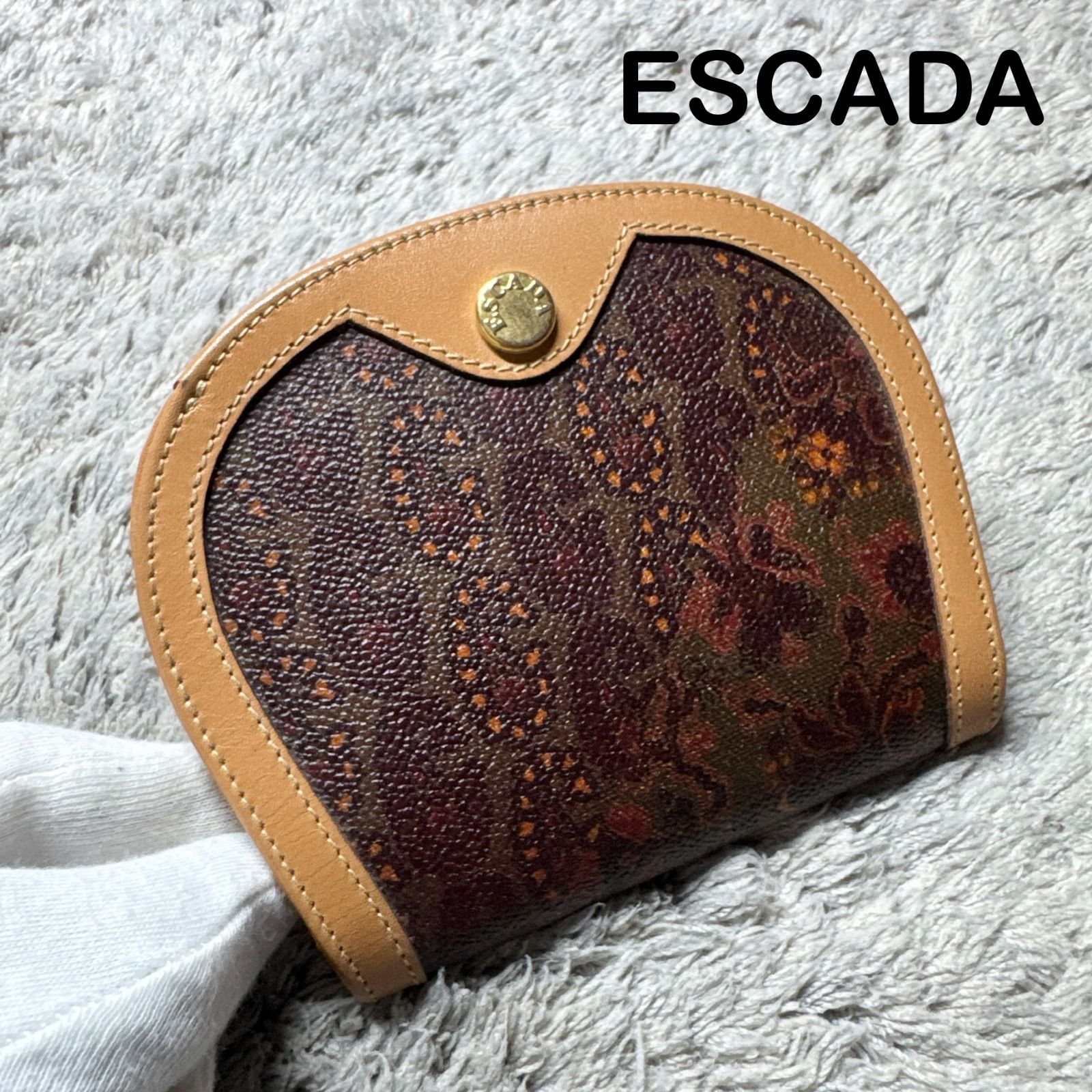 ESCADA エスカーダ 二つ折り財布 総柄 PVC×レザー - メルカリ