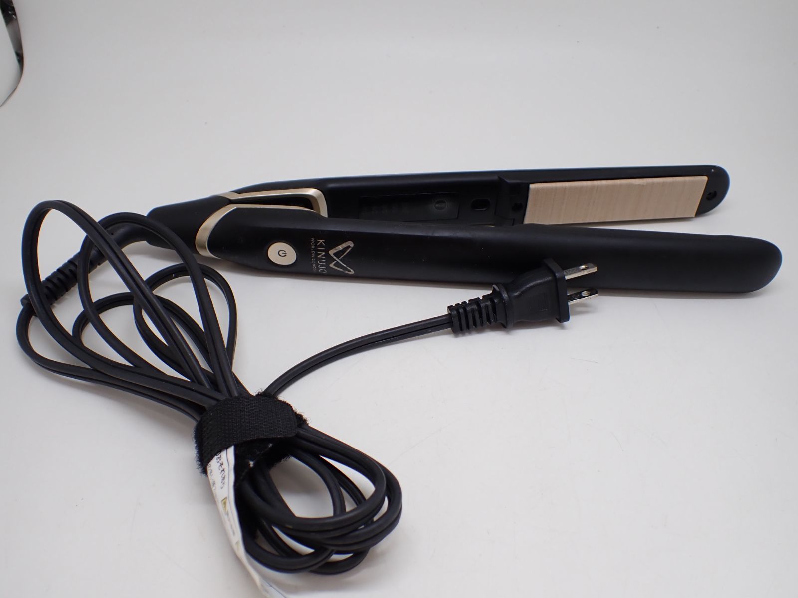 56087】キヌージョ KINUJO ストレートヘアアイロン ブラック DS100-BK