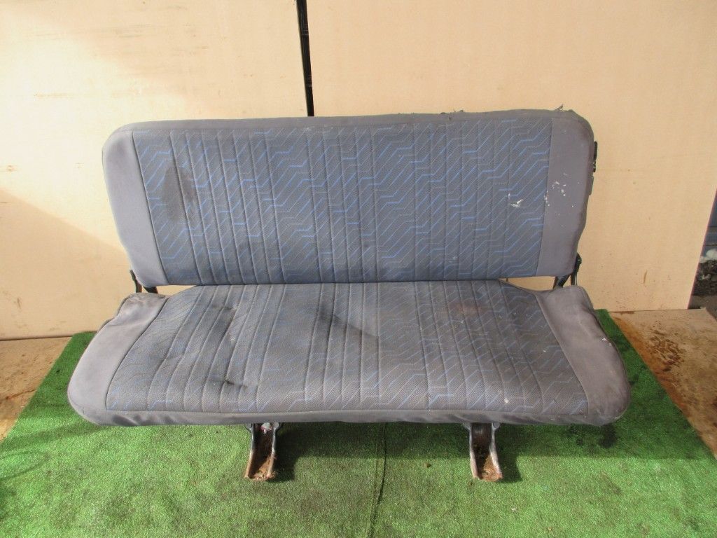 リアシート 日産 キャラバンVWME25 H18年　C-14-7568