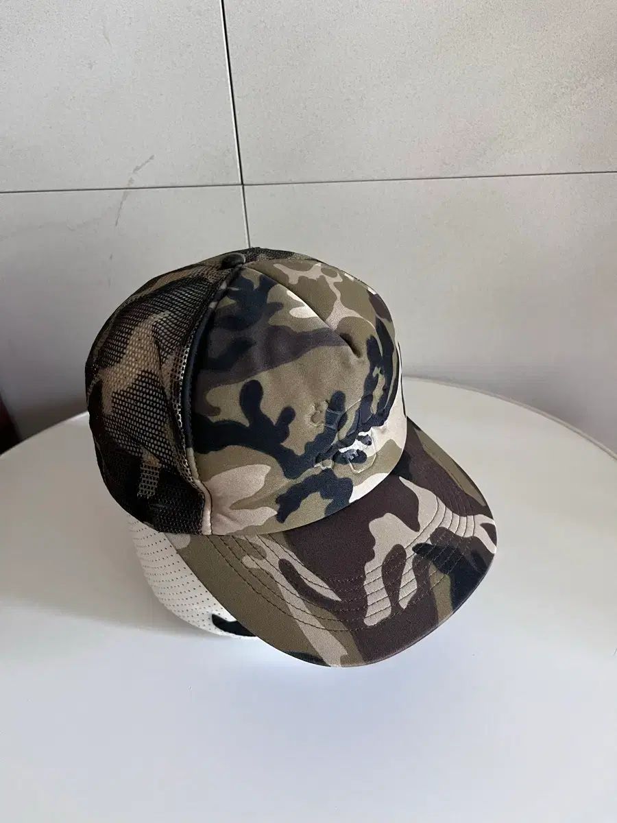 STUSSY スカル 陰刻 ヴィンテージ メッシュキャップ
