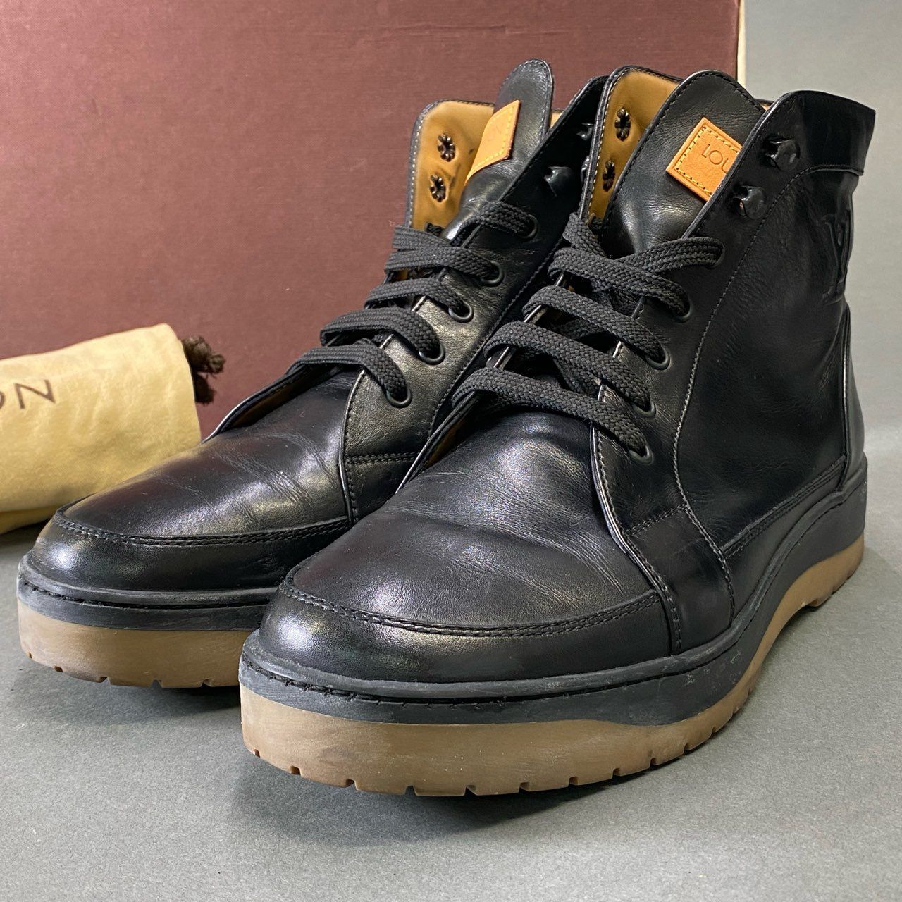 1g29 LOUIS VUITTON ルイヴィトン LVロゴ レースアップブーツ シューズ イタリア製 7 ブラック レザー メンズk02i
