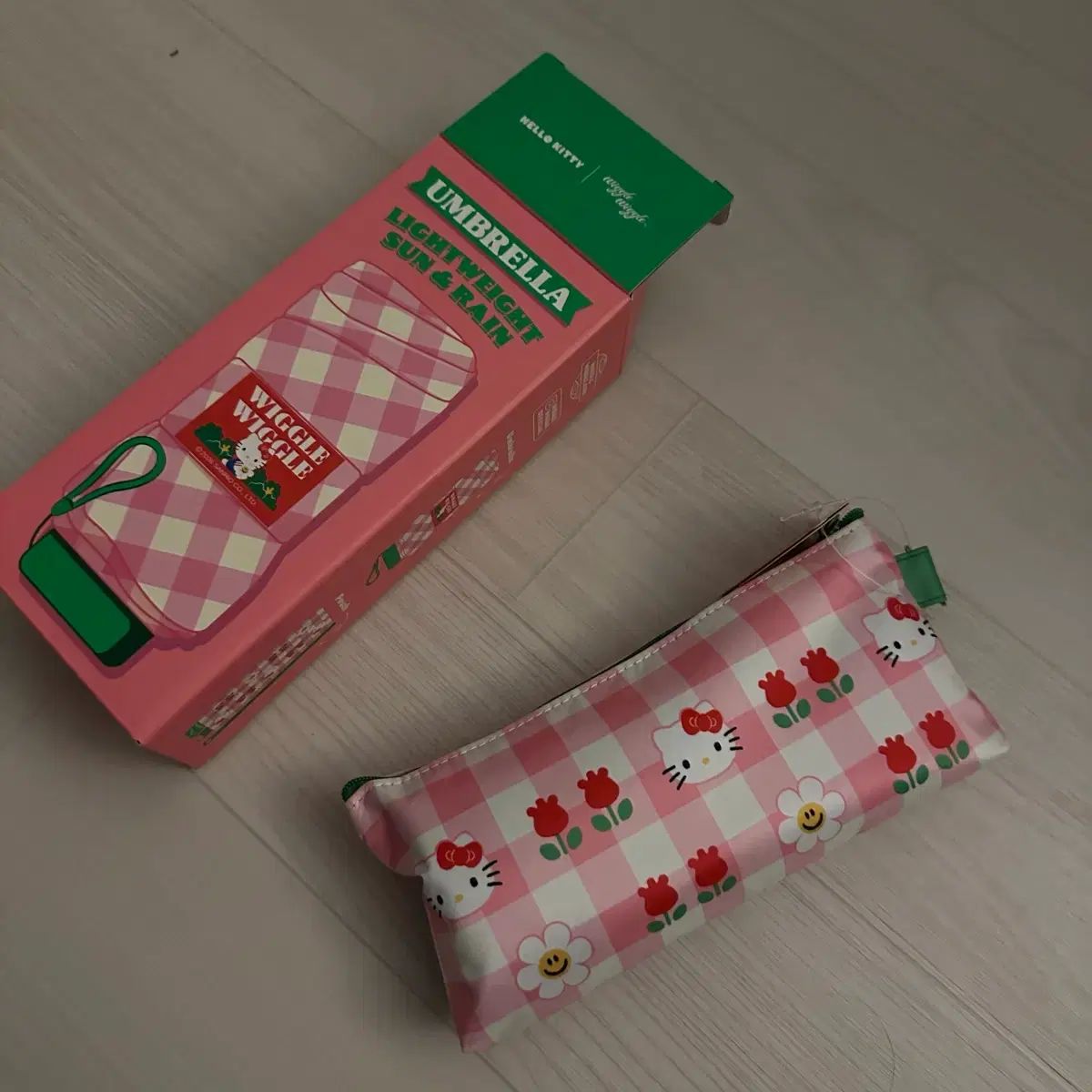 ウィグルウィグル ハローキティ 晴雨兼用傘 新品
