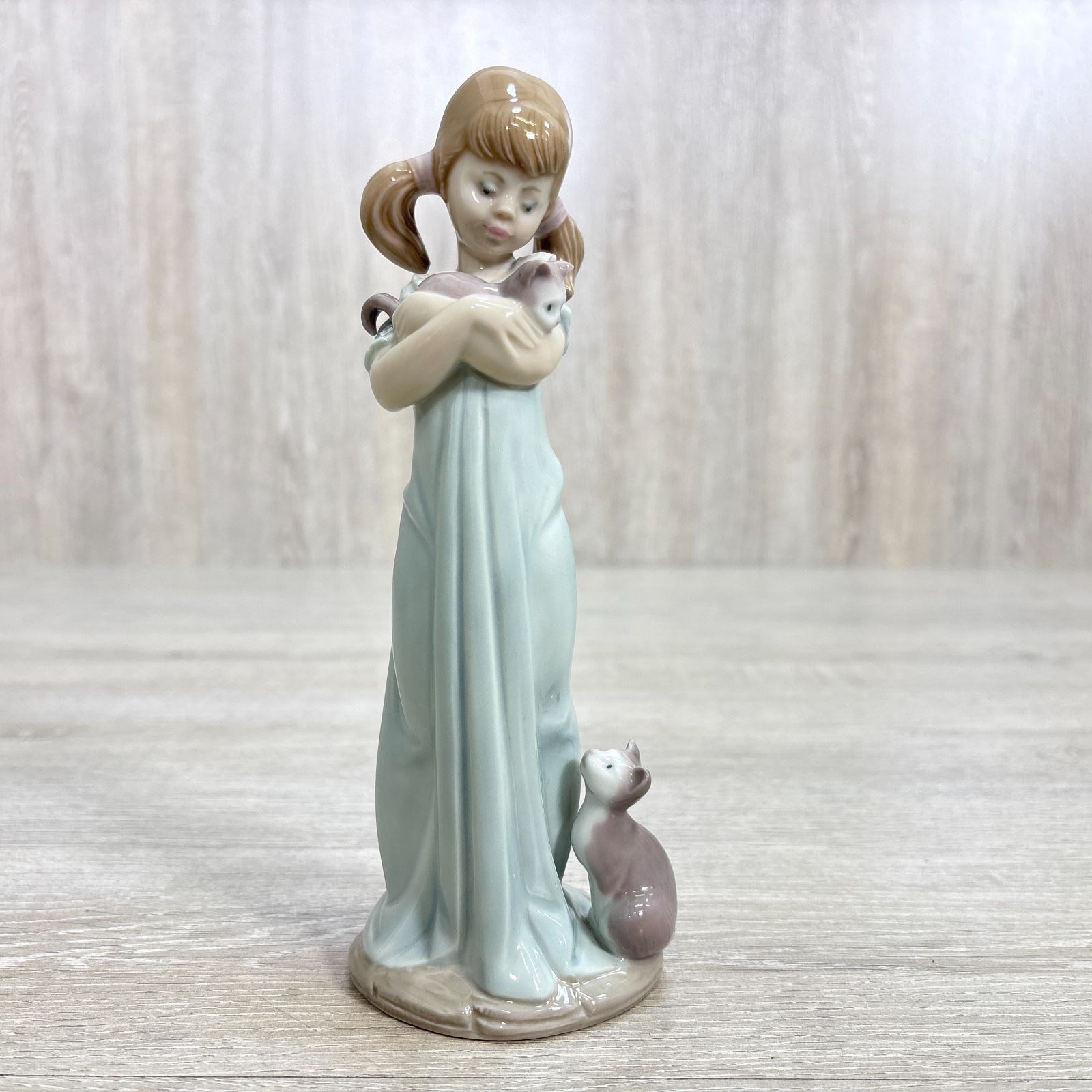 LLADRO リヤドロ 5743 少女と猫 フィギュリン 陶器置物 西洋陶磁