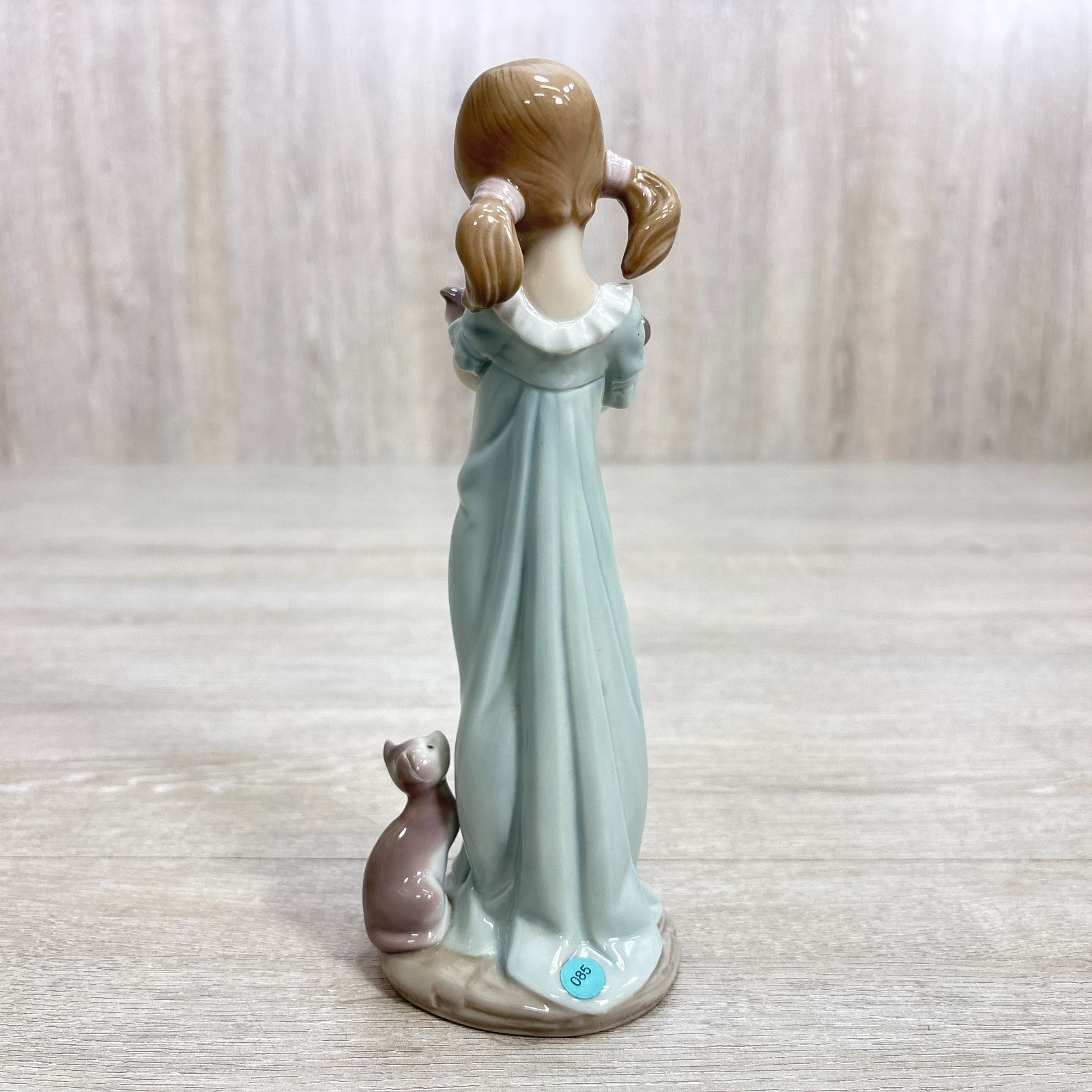 LLADRO リヤドロ 5743 少女と猫 フィギュリン 陶器置物 西洋陶磁