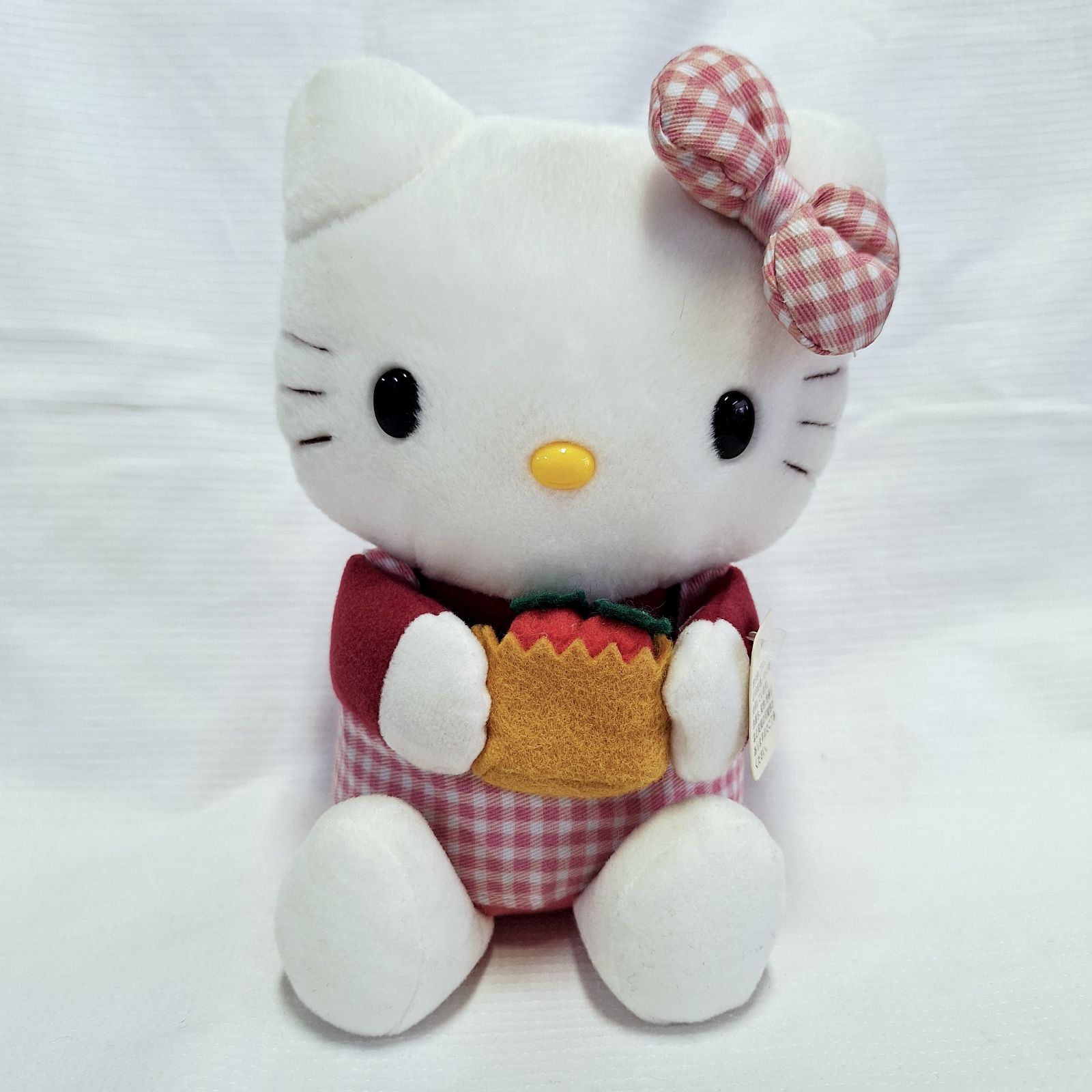 美品☆2002年 静岡限定 ハローキティ ぬいぐるみ 静岡イチゴ農園店員