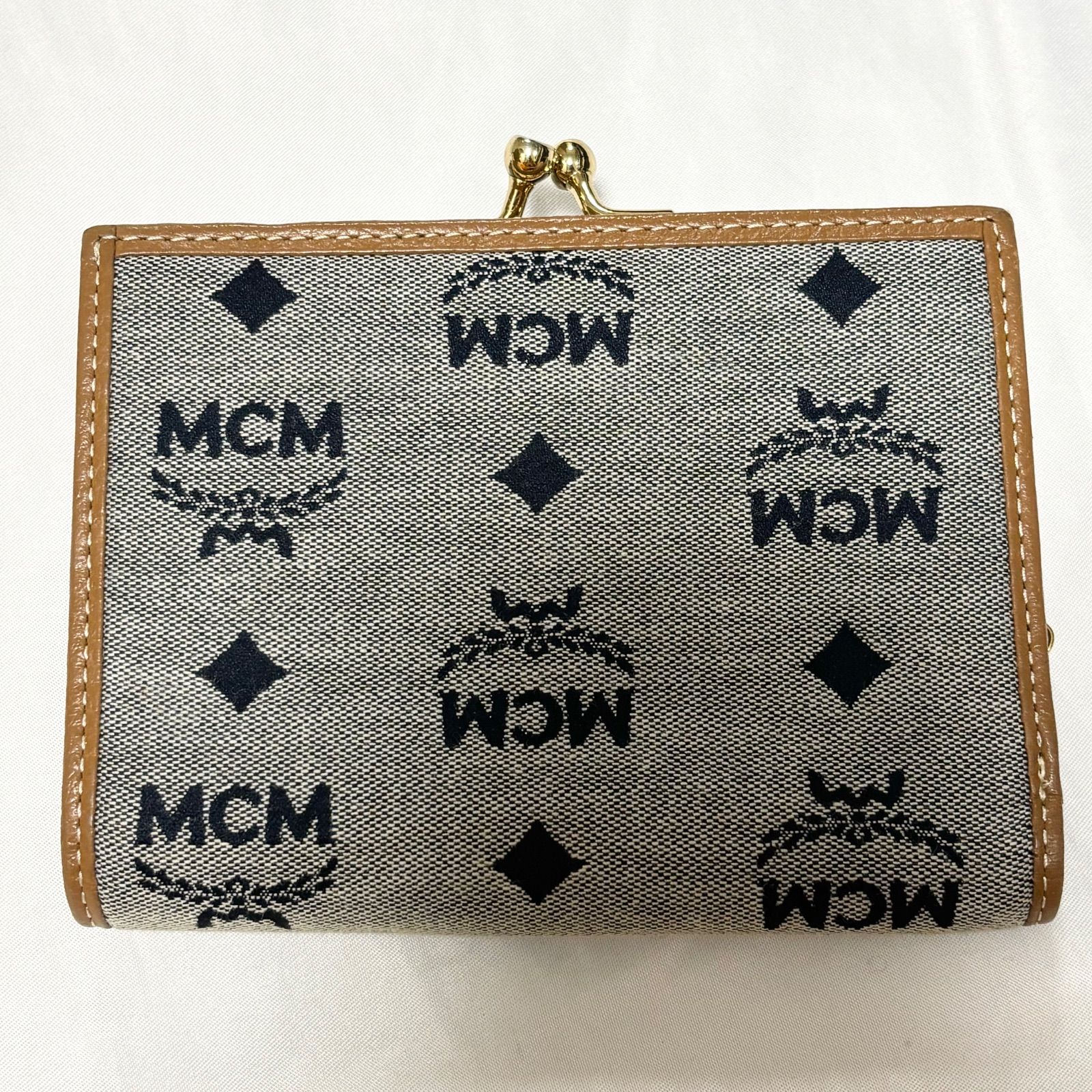 送料無料】MCM/エムシーエム/三つ折り財布/サイフ/ウォレット/がま口