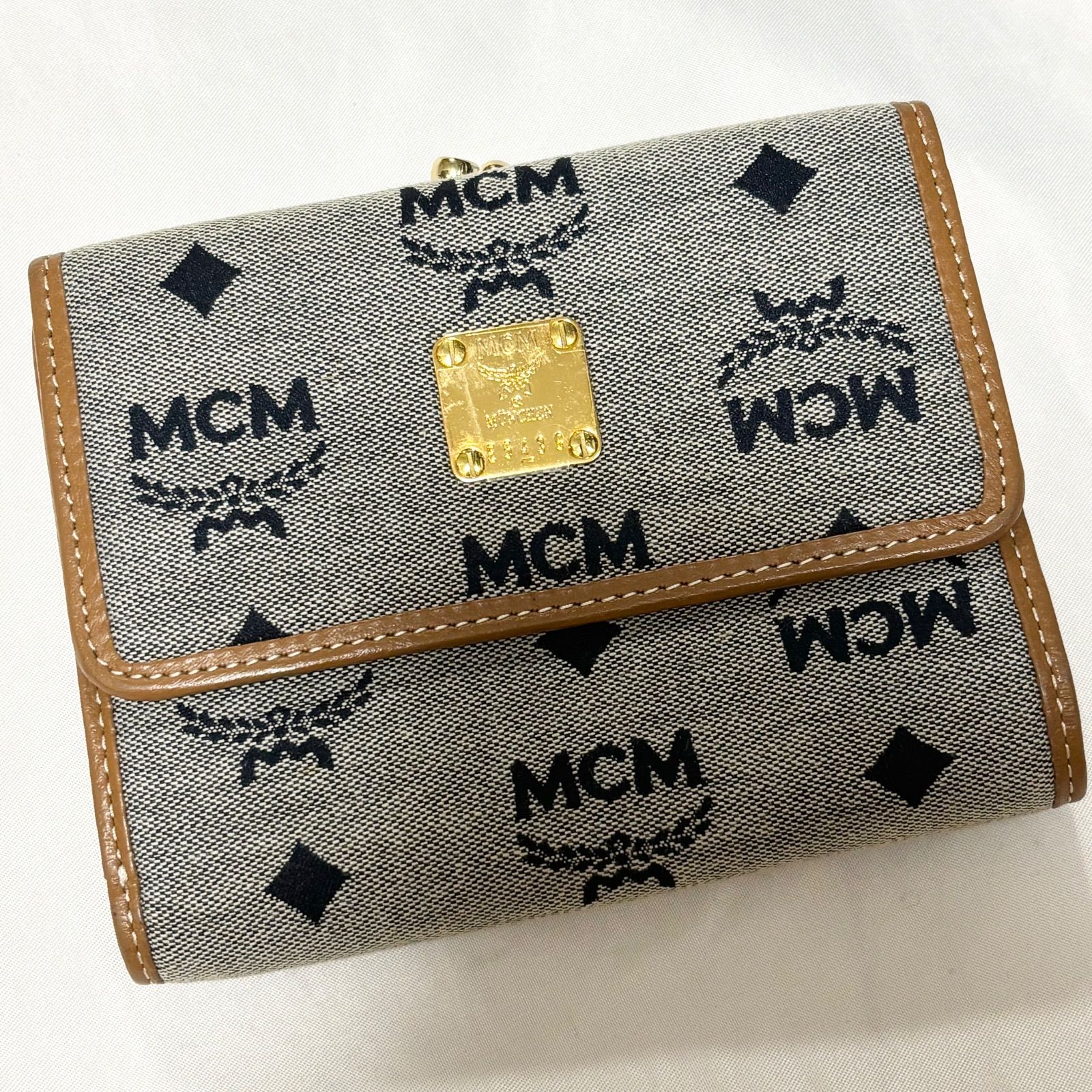 送料無料】MCM/エムシーエム/三つ折り財布/サイフ/ウォレット/がま口