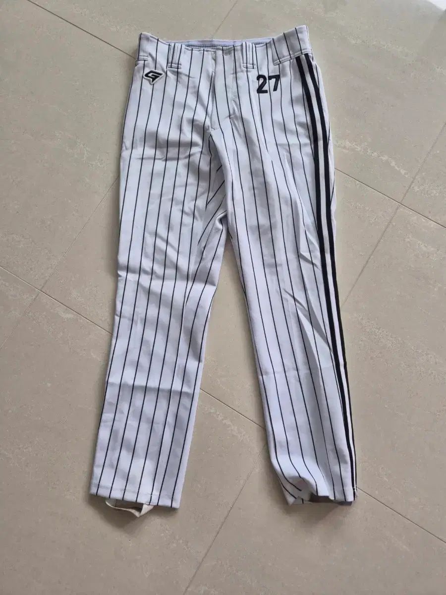 LG TWINS パク・ドンウォン 野球ズボン 出品
