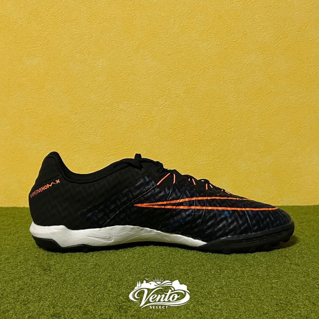 新品】NIKE ナイキ サッカー フットサル トレーニングシューズ