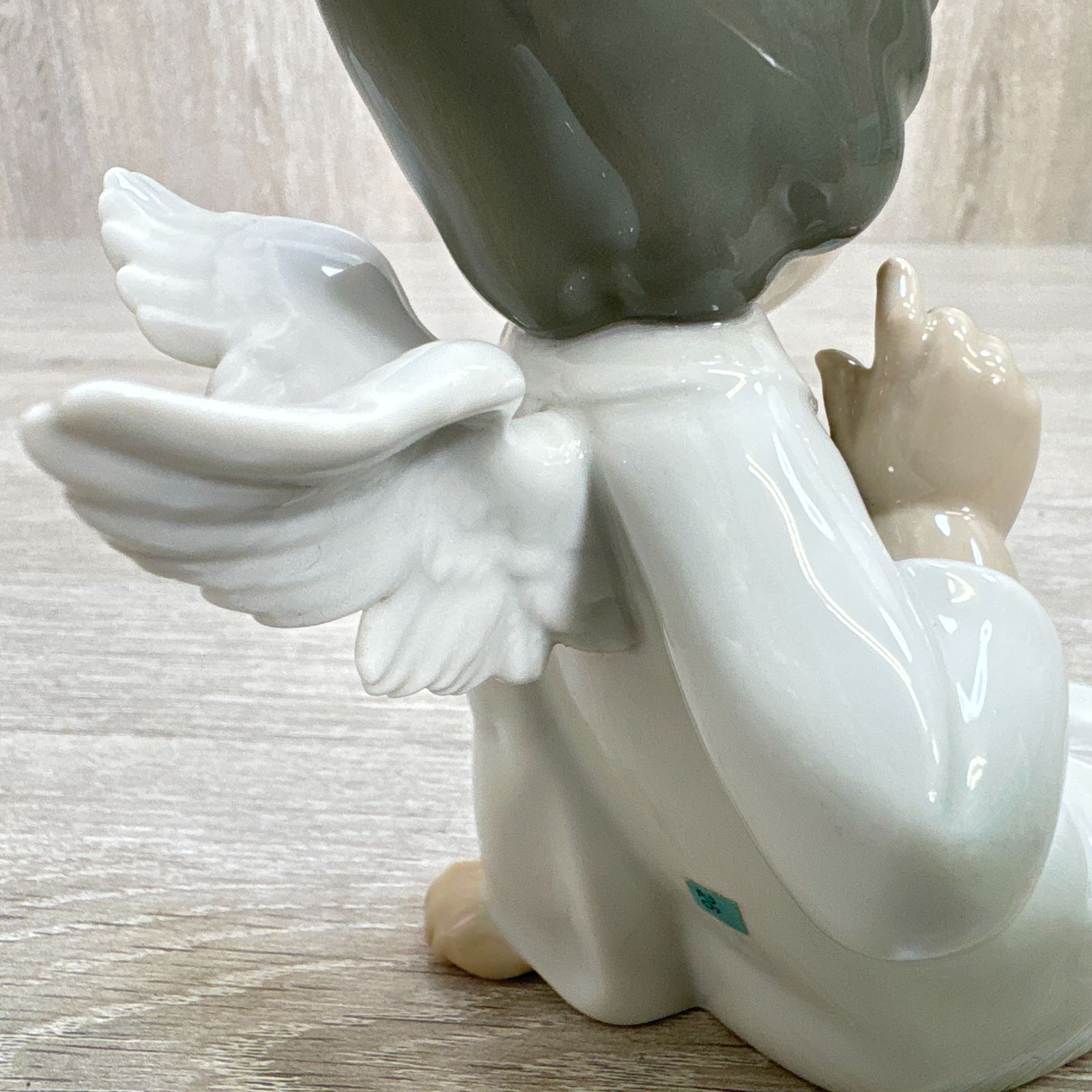 リヤドロ LLADRO 4962 天使の考え事 えーと、それは 天使 フィギュリン
