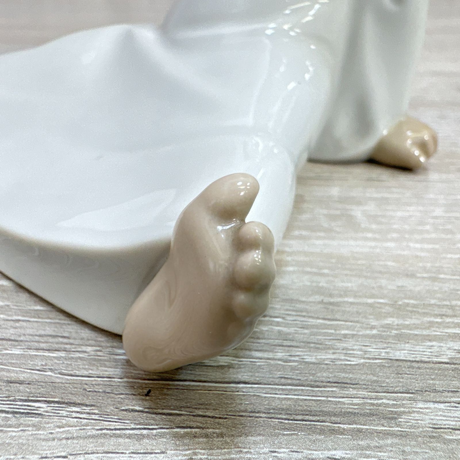 リヤドロ LLADRO 4962 天使の考え事 えーと、それは 天使 フィギュリン