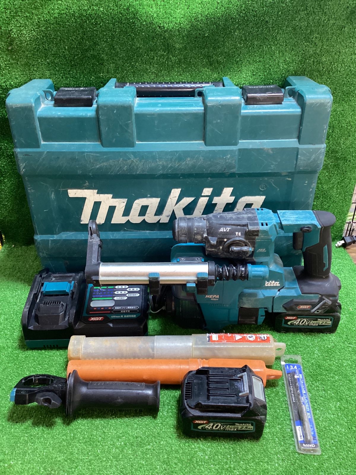 マキタ HR010GRDXV ハンマドリル ※装備品要確認(ケース・充電器・ バッテリ40V 2.5Ah二個・充電器・付属品)※現状品(テ-289)