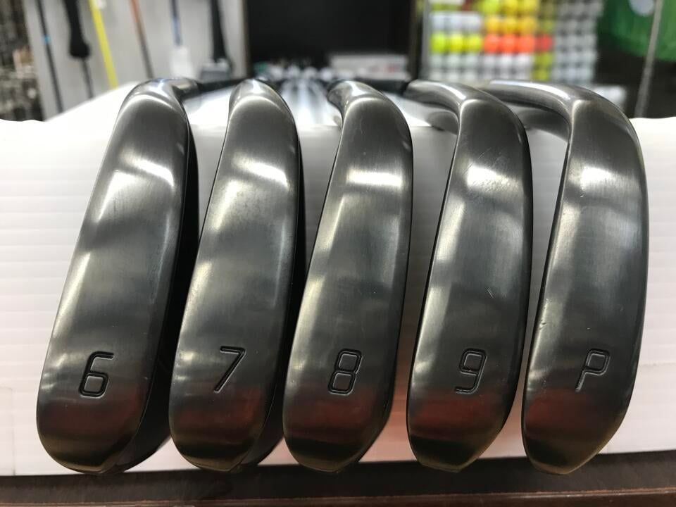 フォーティーン　TB-5 FORGED 2025 ﾀﾞｲﾔﾓﾝﾄﾞﾌﾞﾗｯｸｻﾃﾝ　FS-90i ブラックエディション　Sフレックス　アイアンセット　中古【最短即日発送】 55,418円