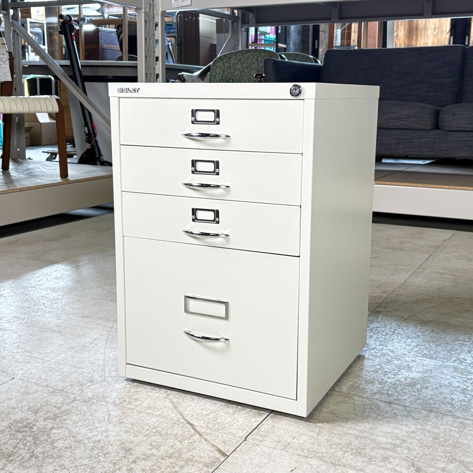 BISLEY ビスレー 4段 ファイリングキャビネット 鍵付 ホワイト スチール キャビネット 書類収納 オフィス家具 オフィス収納 書庫