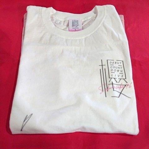 櫻坂46　山崎天　SAKURAZAKA46 DEBUT COUNTDOWN LIVE　Tシャツ　直筆サイン入り