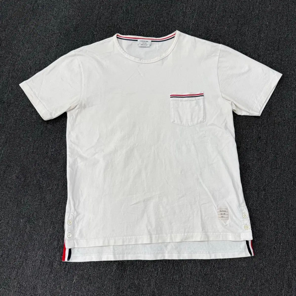 トム・ブラウン 3本線 ポケット デザインテープ 半袖Tシャツ