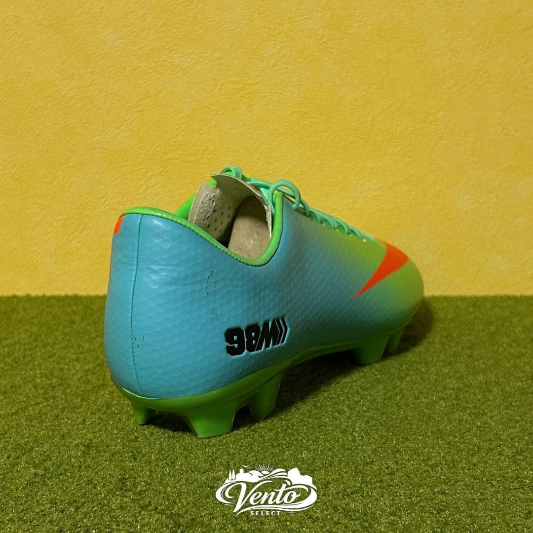 新品・未使用】NIKE ナイキ サッカースパイク マーキュリアル