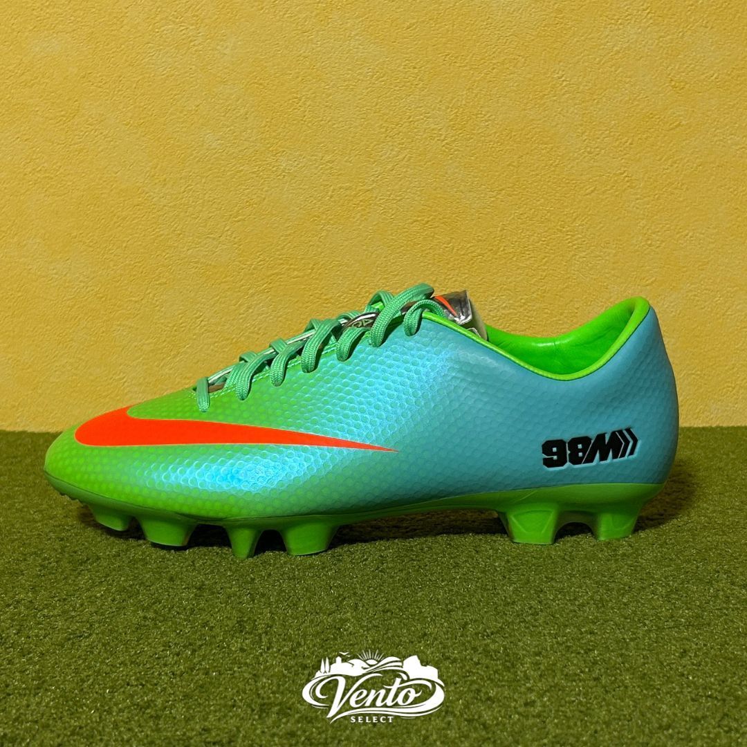 新品・未使用】NIKE ナイキ サッカースパイク マーキュリアル