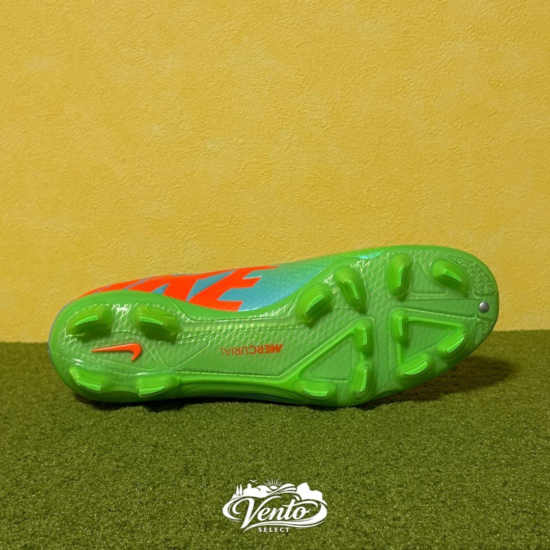 新品・未使用】NIKE ナイキ サッカースパイク マーキュリアル