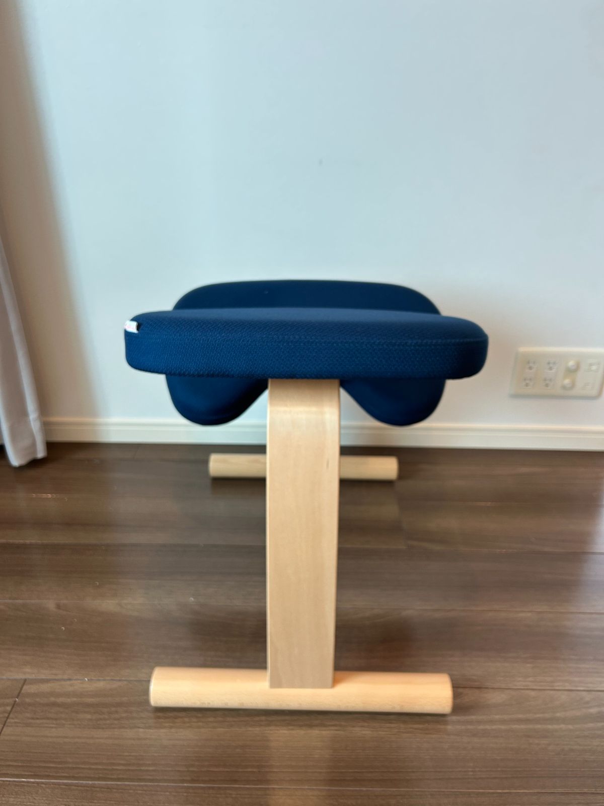 【美品】【送料無料】バランスチェア　ネイビー Shachi様専用 【組み立て不要・美品】バランスチェア・イージー