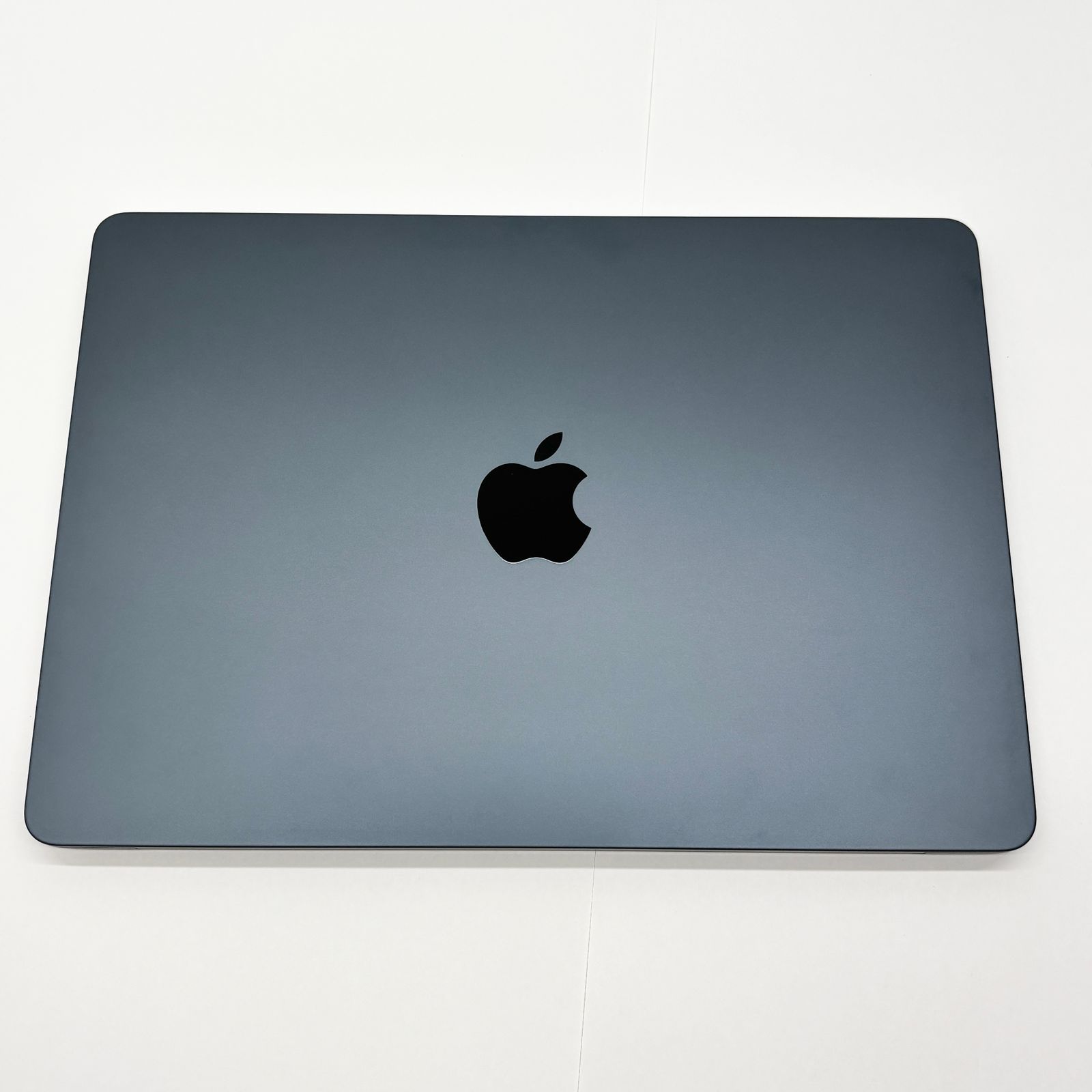 【付属品あり】M2 8GB MacbookAir 256GB ミッドナイト 美品 MacBook Air 13