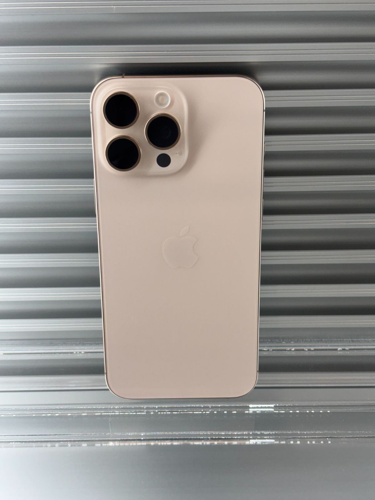 iPhone 16Pro Max 256GB デザートチタニウム純正バッテリー100% SIMフリー