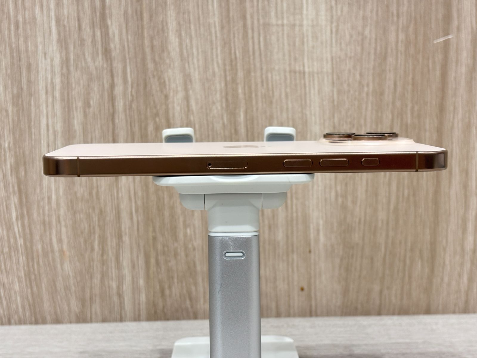 iPhone 16Pro Max 256GB デザートチタニウム純正バッテリー100% SIMフリー