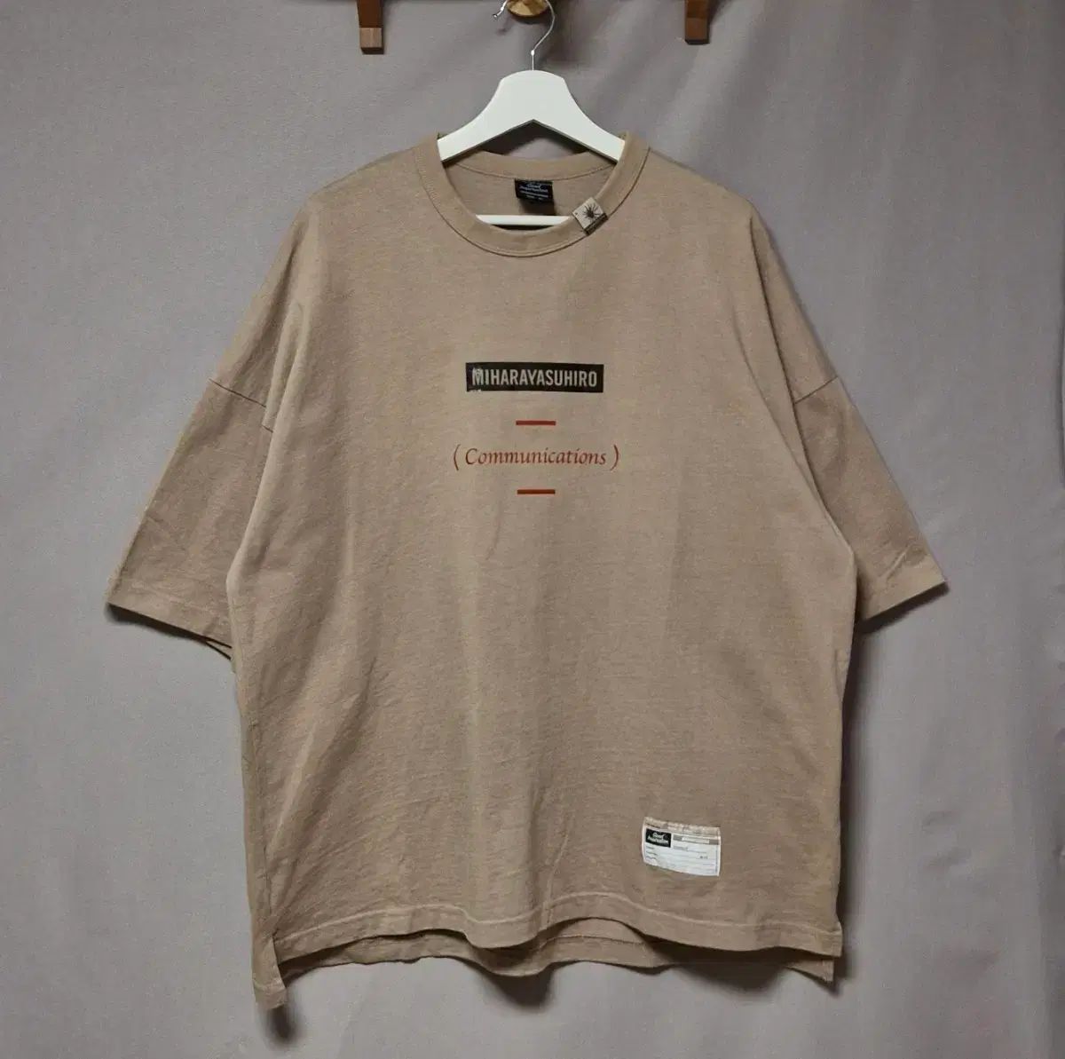 Maison MIHARA YASUHIRO メゾンミハラヤスヒロ x GU ジーユー ロゴ Tシャツ