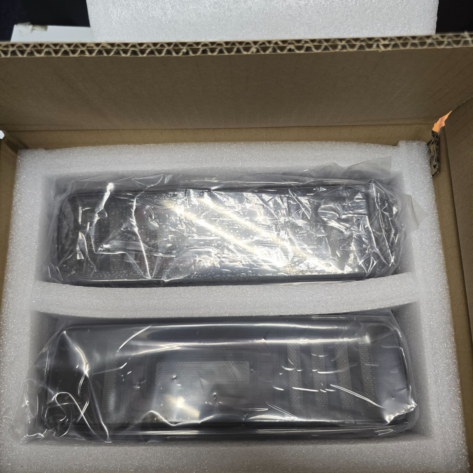 新品未使用　ランドクルーザー70　GDJ76W　LED　テールランプ左右セット　社外品 ランクル70