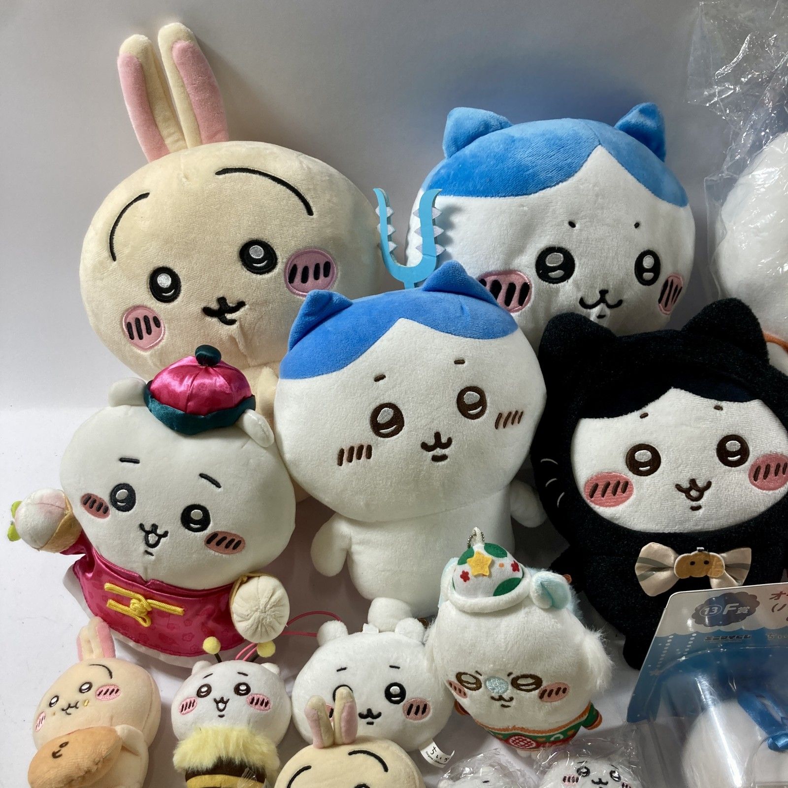 ★ ちいかわ グッズ 大量 まとめ商品 ぬいぐるみ マスコット ミニフィギュア 雑貨 オーナメント ハチワレ うさぎ 等 現状品 2.3kg