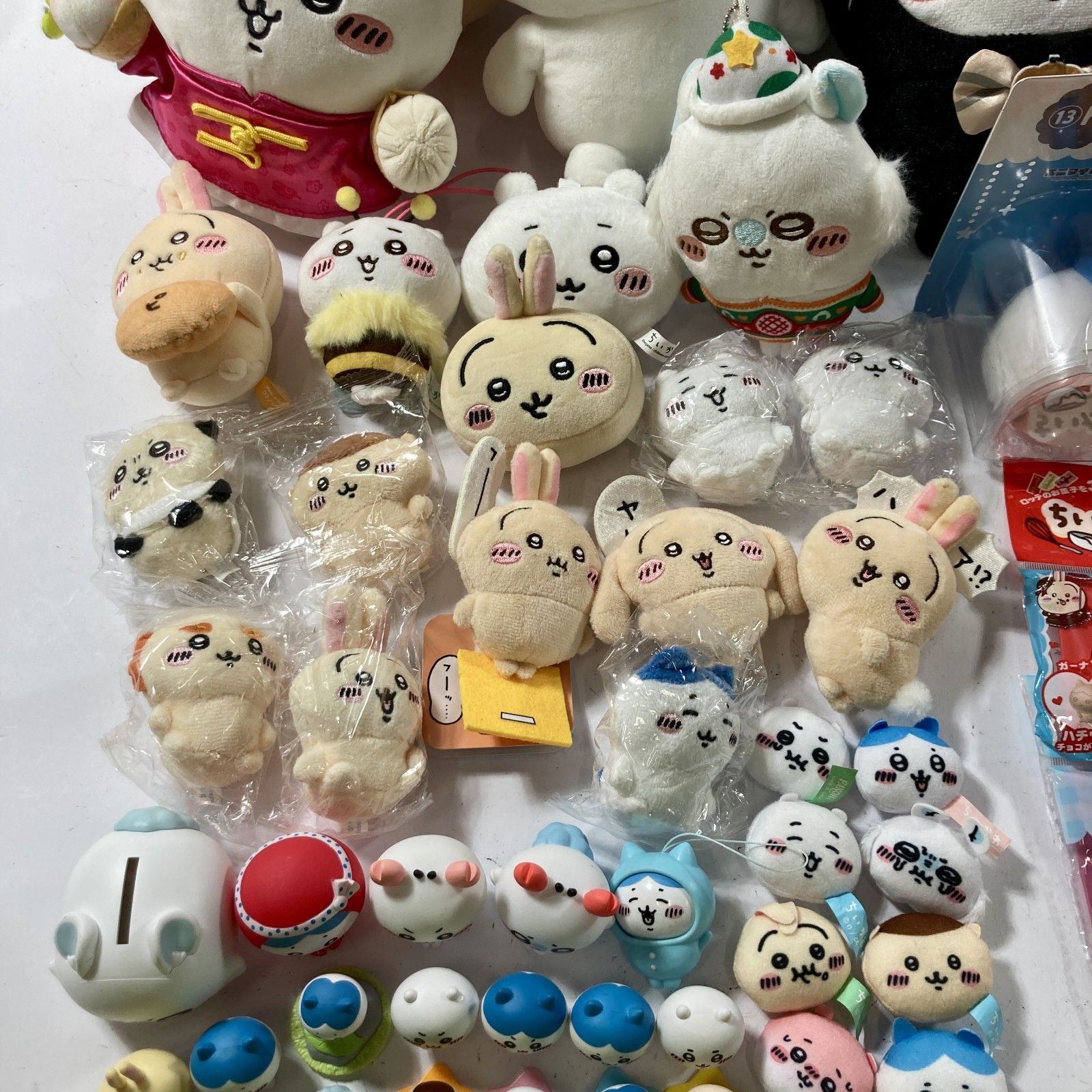 ★ ちいかわ グッズ 大量 まとめ商品 ぬいぐるみ マスコット ミニフィギュア 雑貨 オーナメント ハチワレ うさぎ 等 現状品 2.3kg