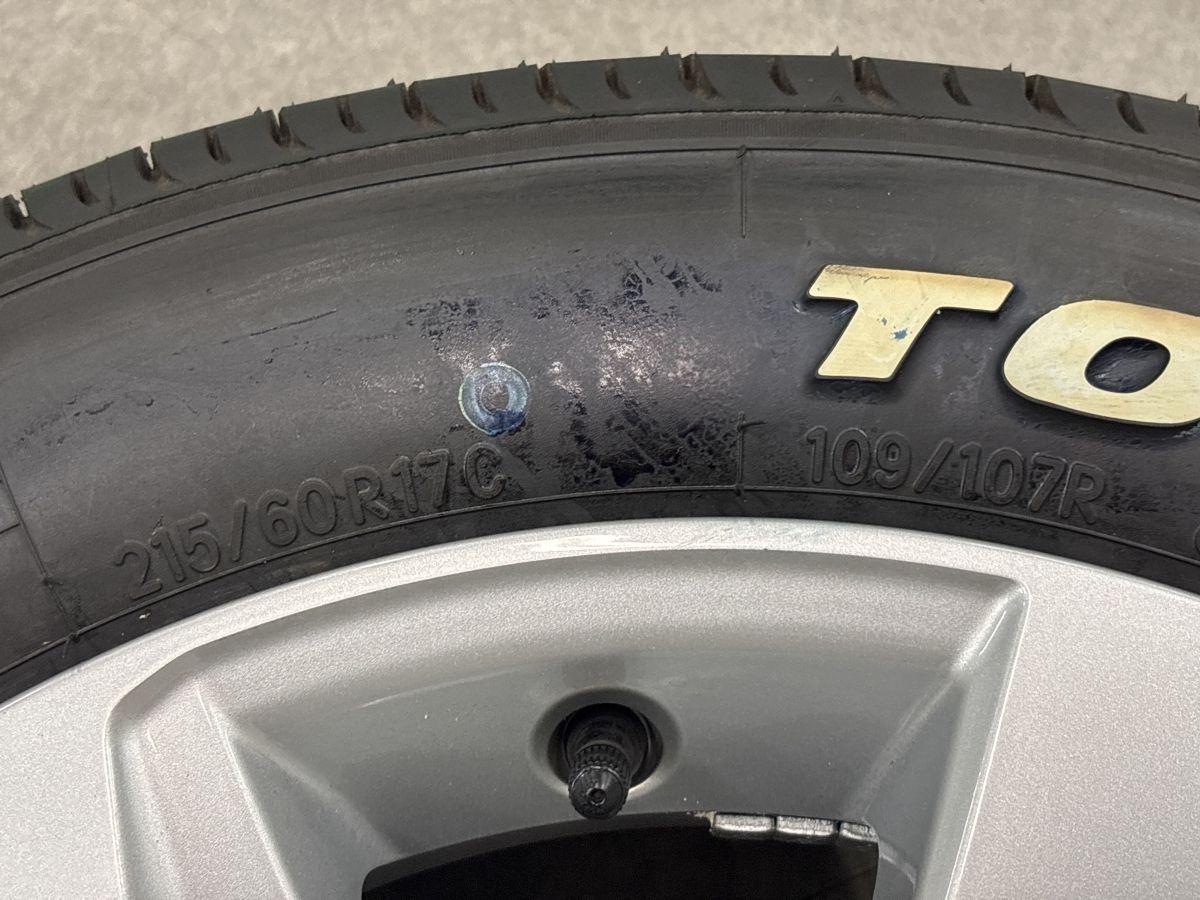 【バリ溝】トヨタ 150 ランドクルーザープラド 後期 純正 17in 7.5J +25 PCD139.7 トーヨー H20 215/60R17C ハイエース レジアスエース