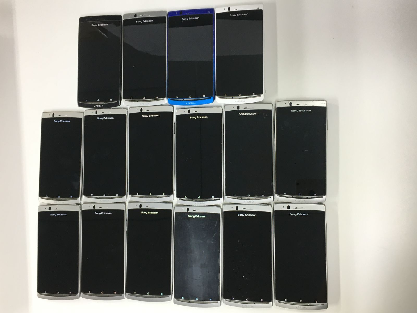 16台セット Xperia SO-01Cx14台 SO-02Cx2台 ジャンク品 バラ売り可 16台セット Xperia SO-01Cx14台 SO-02Cx2台 ジャンク品 バラ売り可