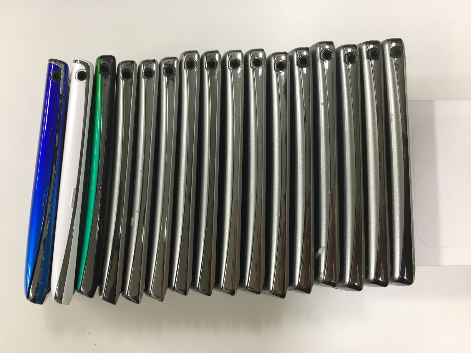 16台セット Xperia SO-01Cx14台 SO-02Cx2台 ジャンク品 バラ売り可 16台セット Xperia SO-01Cx14台 SO-02Cx2台 ジャンク品 バラ売り可