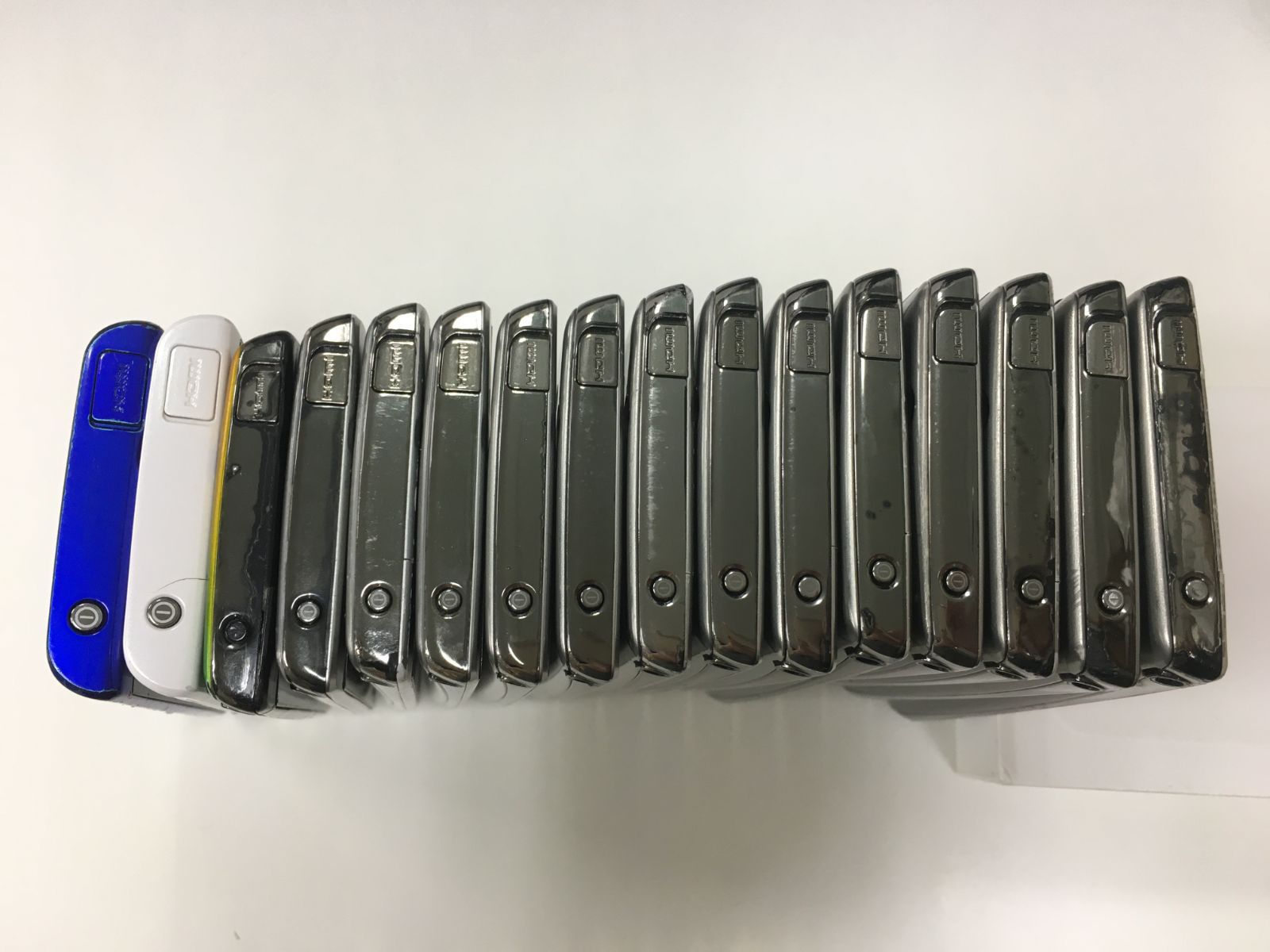16台セット Xperia SO-01Cx14台 SO-02Cx2台 ジャンク品 バラ売り可 16台セット Xperia SO-01Cx14台 SO-02Cx2台 ジャンク品 バラ売り可