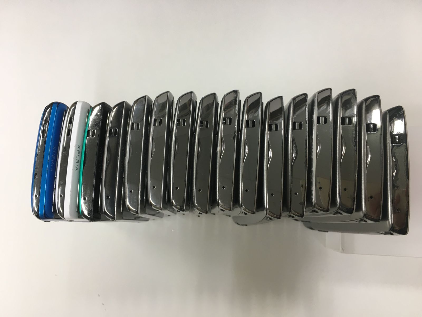16台セット Xperia SO-01Cx14台 SO-02Cx2台 ジャンク品 バラ売り可 16台セット Xperia SO-01Cx14台 SO-02Cx2台 ジャンク品 バラ売り可
