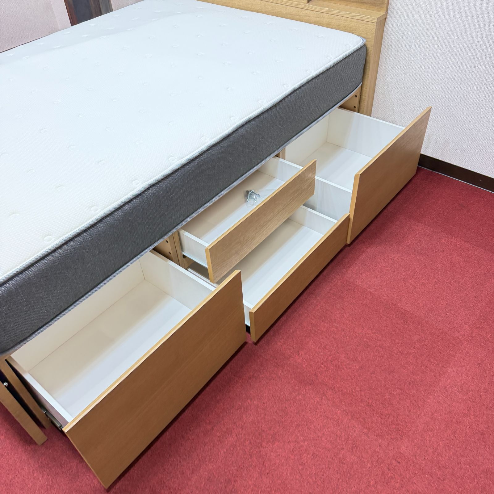 東京23区送料無料　超美品ニトリダブルベッド　コンセント/照明有　リンサークリーナ洗浄済み　東京23区以外は送料別になります