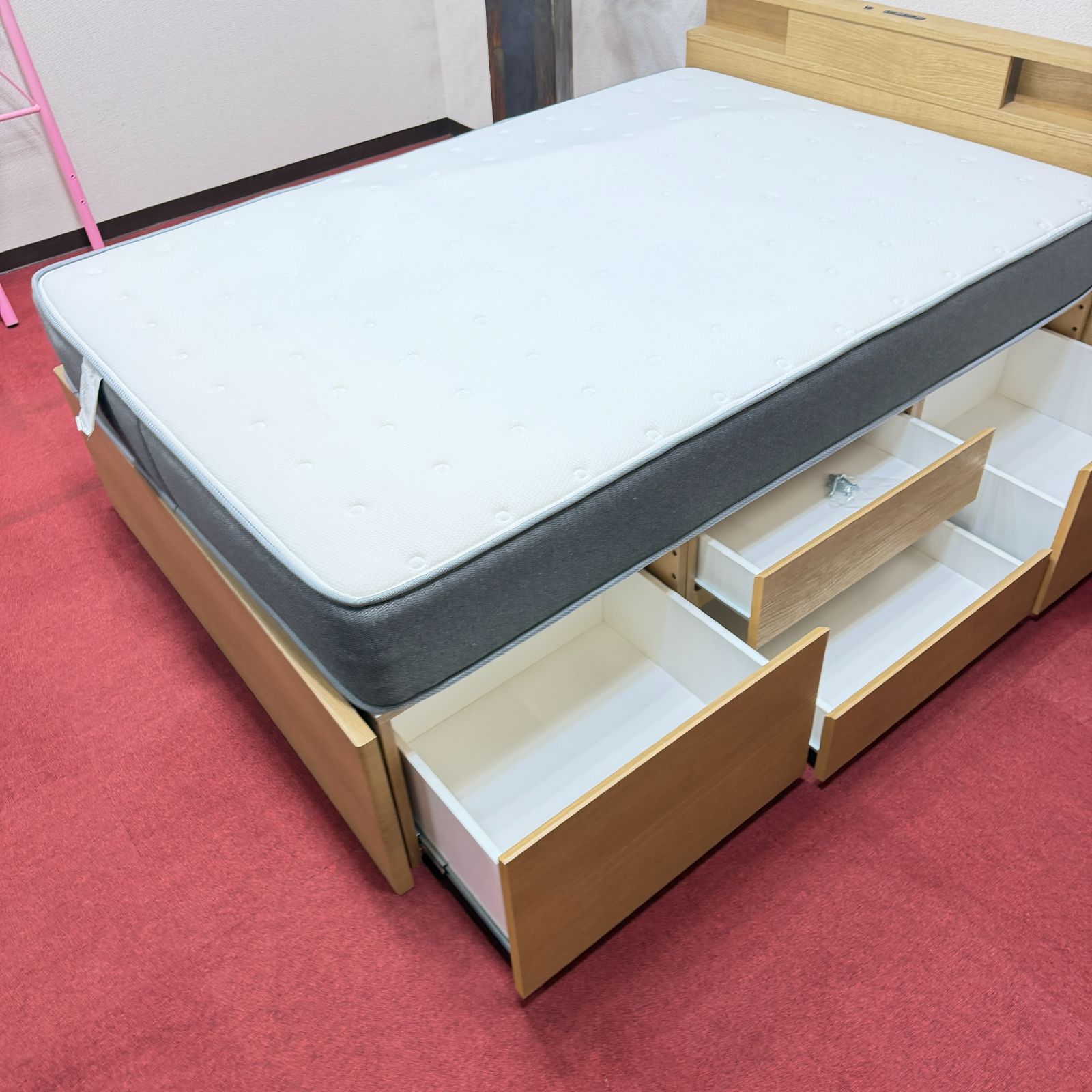 東京23区送料無料　超美品ニトリダブルベッド　コンセント/照明有　リンサークリーナ洗浄済み　東京23区以外は送料別になります