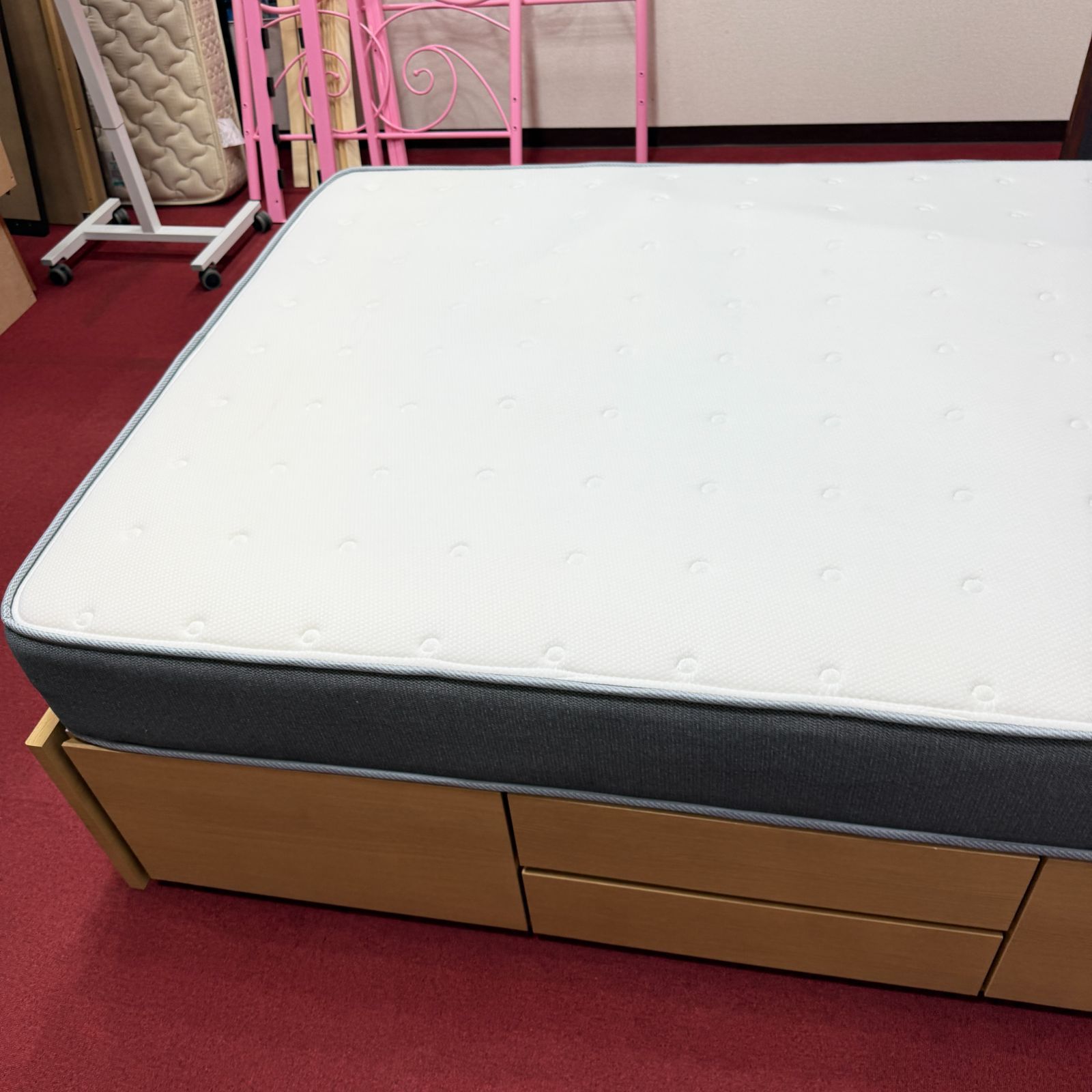 東京23区送料無料　超美品ニトリダブルベッド　コンセント/照明有　リンサークリーナ洗浄済み　東京23区以外は送料別になります