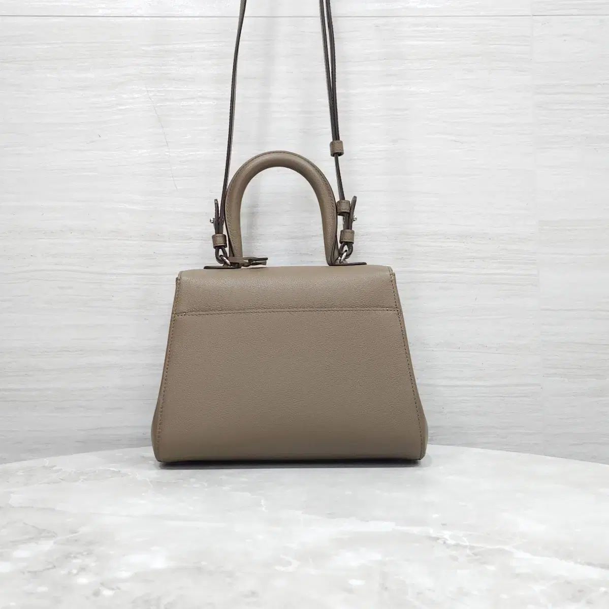 Delvaux (デルヴォー) Brioche PM Rodeo Calfskin Taupe AA0569