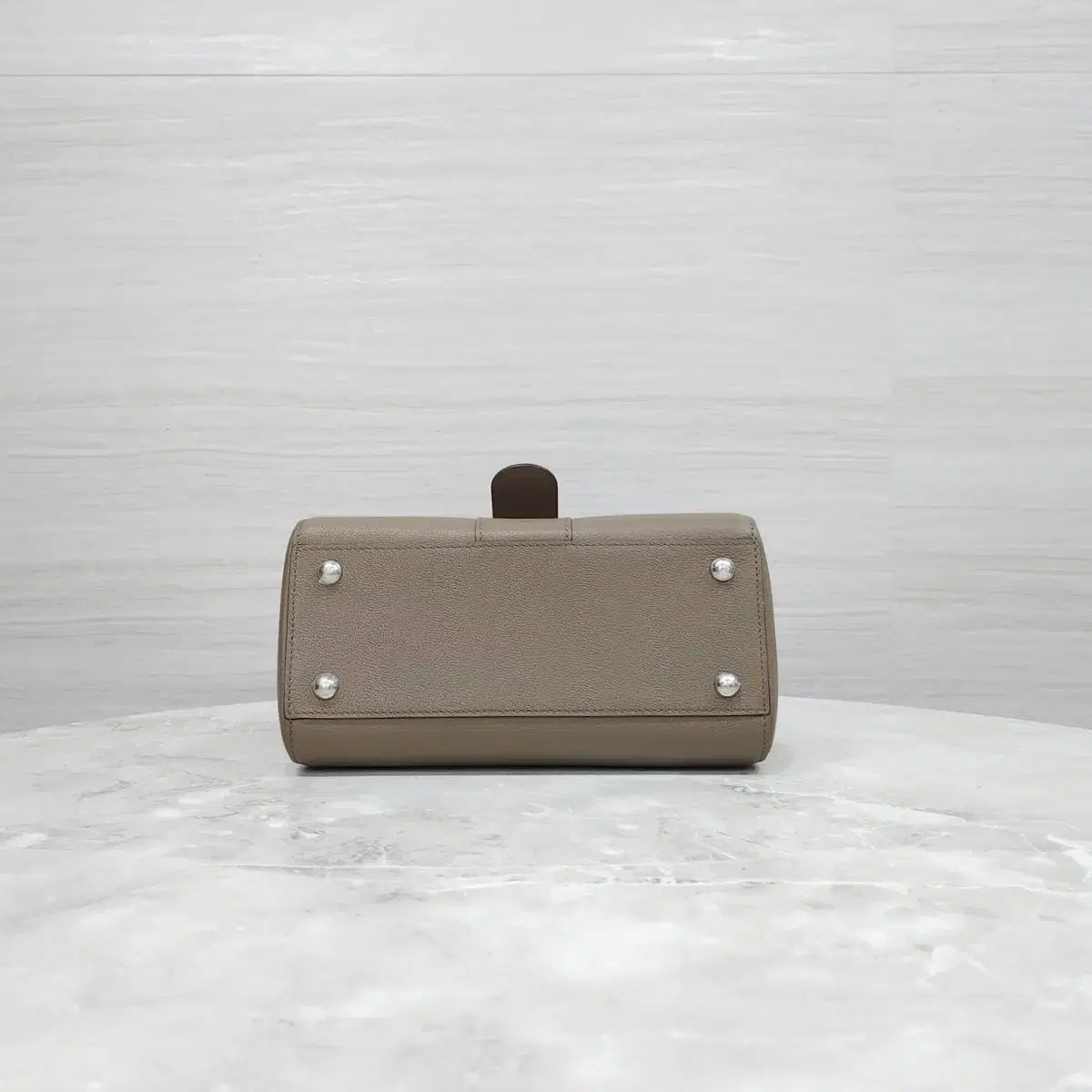 Delvaux (デルヴォー) Brioche PM Rodeo Calfskin Taupe AA0569