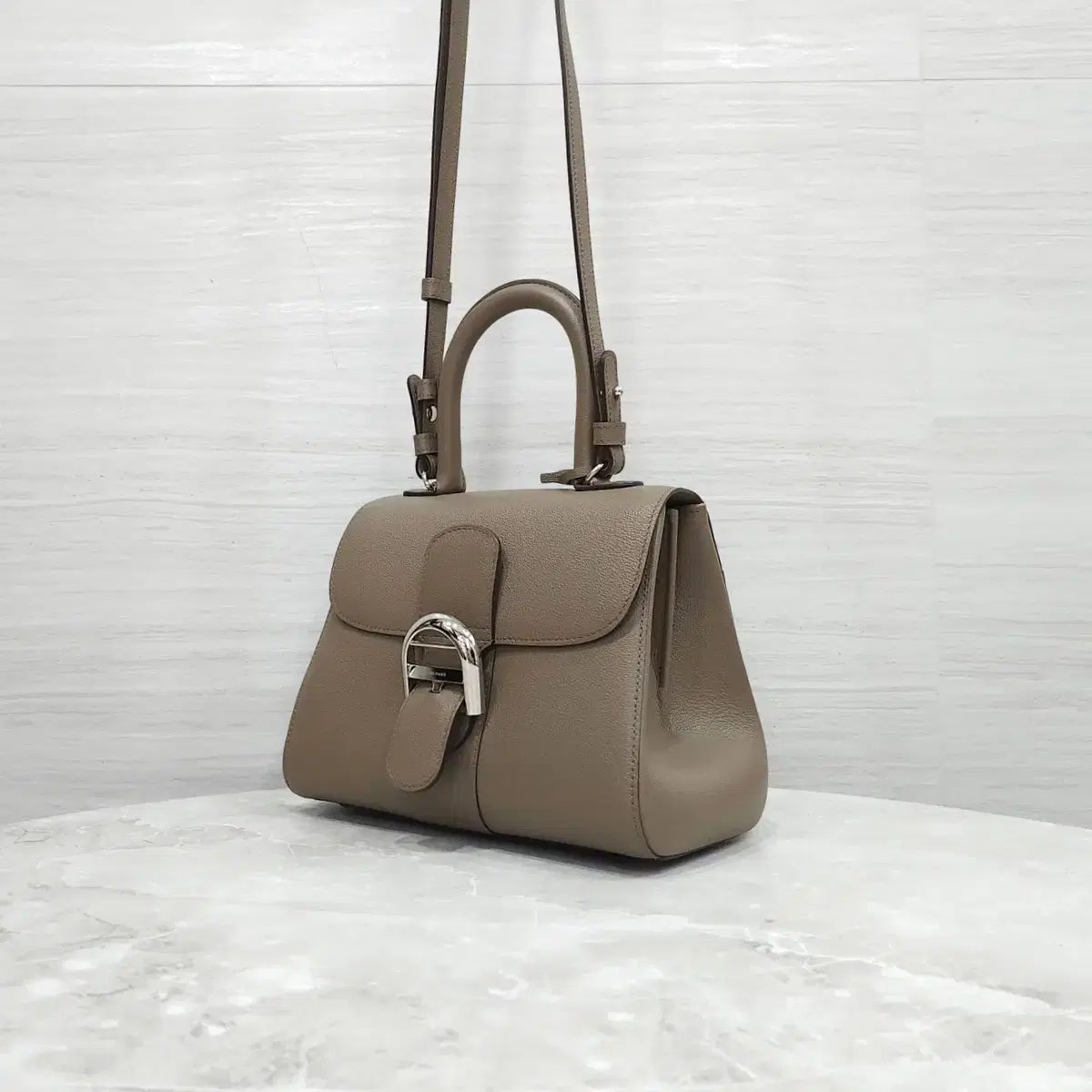 Delvaux (デルヴォー) Brioche PM Rodeo Calfskin Taupe AA0569