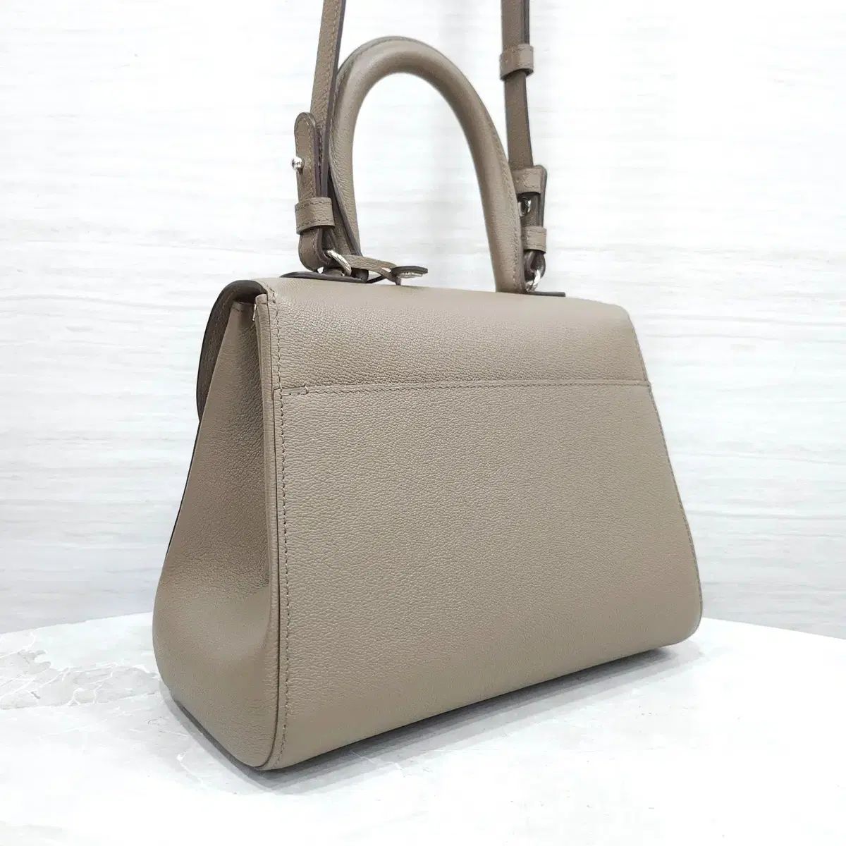 Delvaux (デルヴォー) Brioche PM Rodeo Calfskin Taupe AA0569