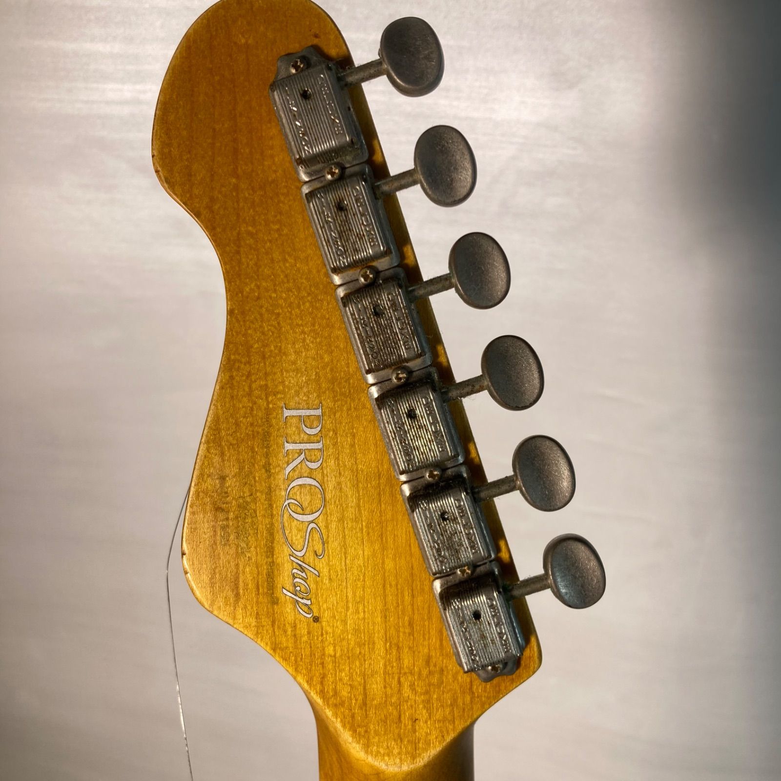 良品】vintage v6 icon レリック加工 ギター - メルカリ
