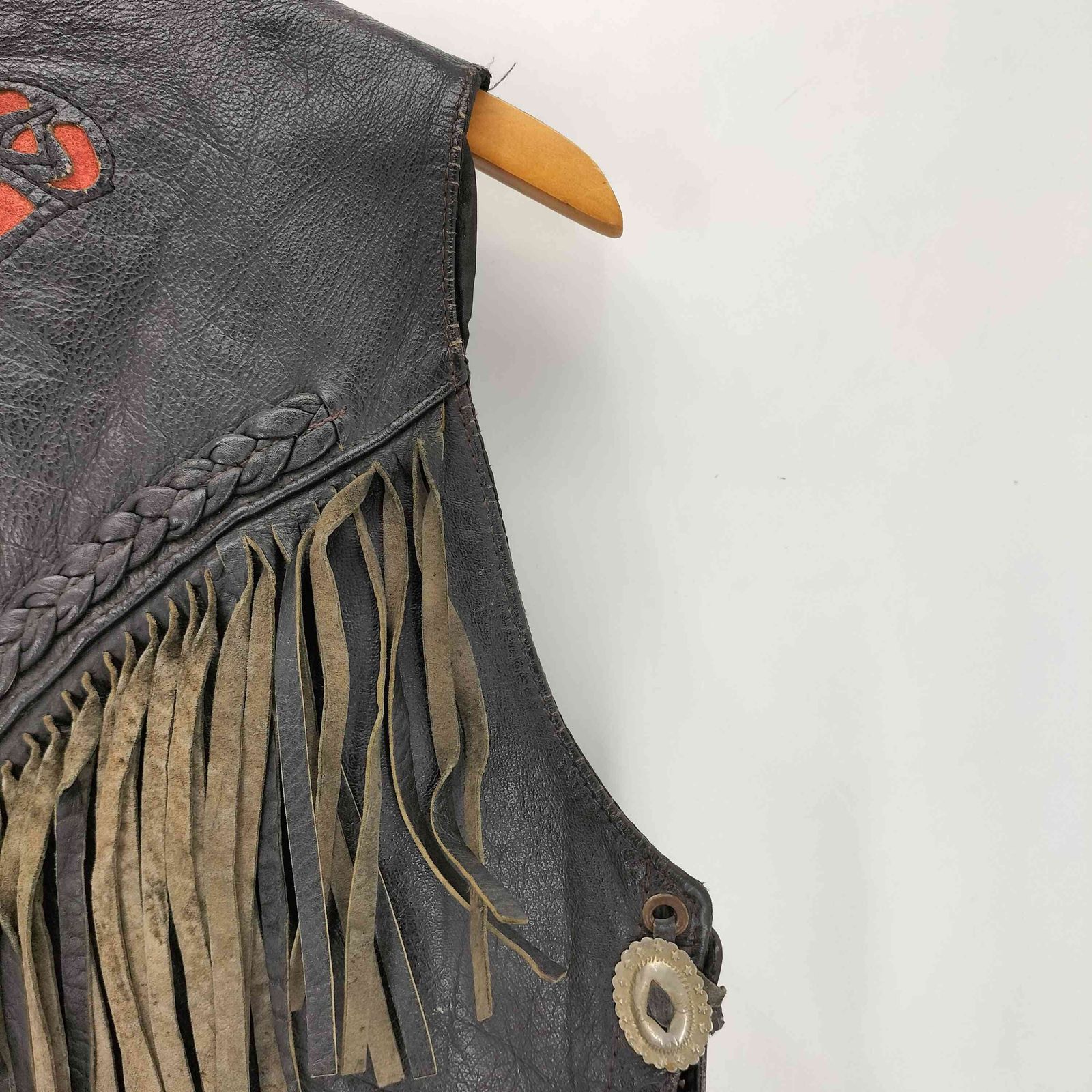 ユーズドフルギ USED古着 {{HUDSON LEATHER}}フリンジ コンチョ リアルレザーVネックベスト メンズ JPN：M