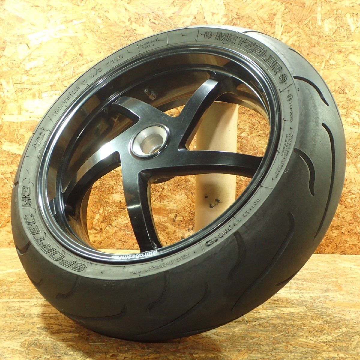 【送料Lサイズ】Ducati ZDMM405AA3B043*** モンスターS4R リアホイール 17×5.50 専用動画あり 検.( MS4R 202510 14 寅422