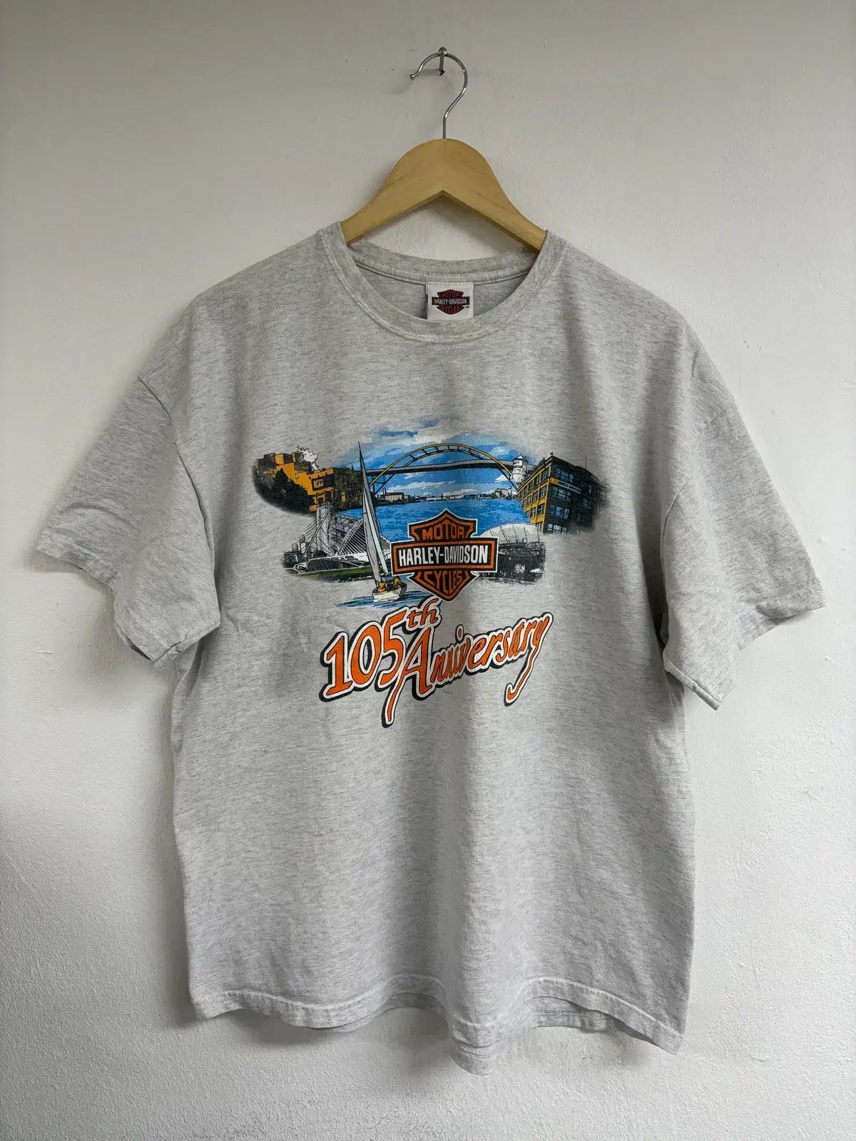 L ハーレーダビッドソン 105周年 ミルウォーキー グラフィック 半袖 Tシャツ e39
