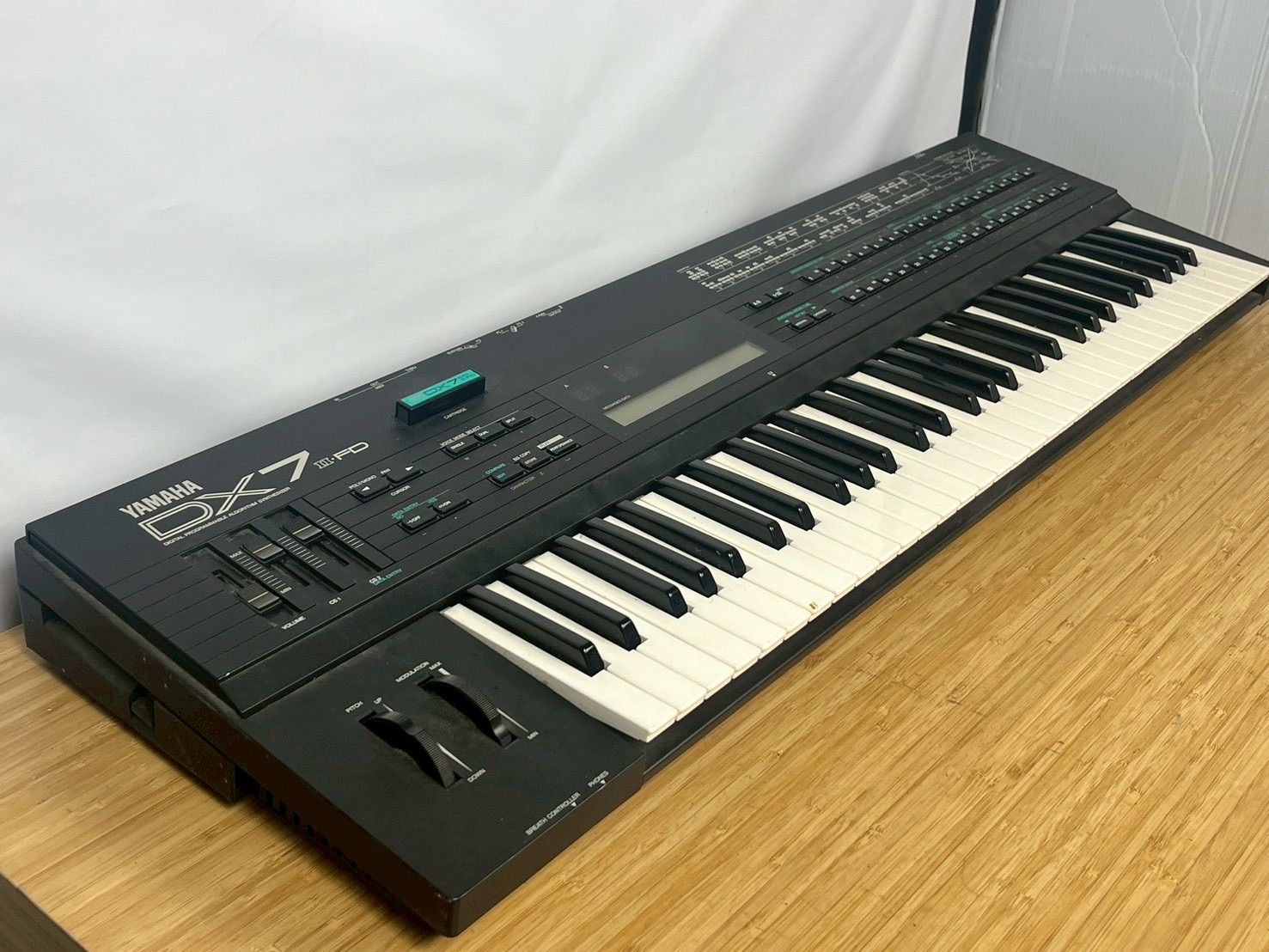 【埼玉発】YAMAHA DX7Ⅱ-FD シンセサイザー 61鍵 FM音源 日本製 DX7IIFD カートリッジ付 通電確認済み