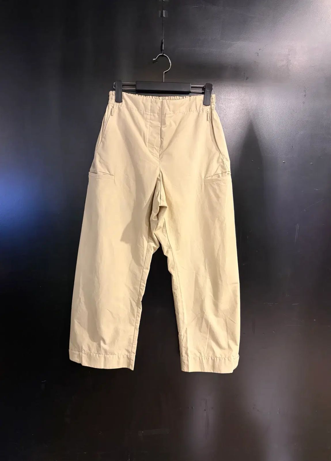 スタジオニコルソン ベージュ ピンタック パンツ 11,950円